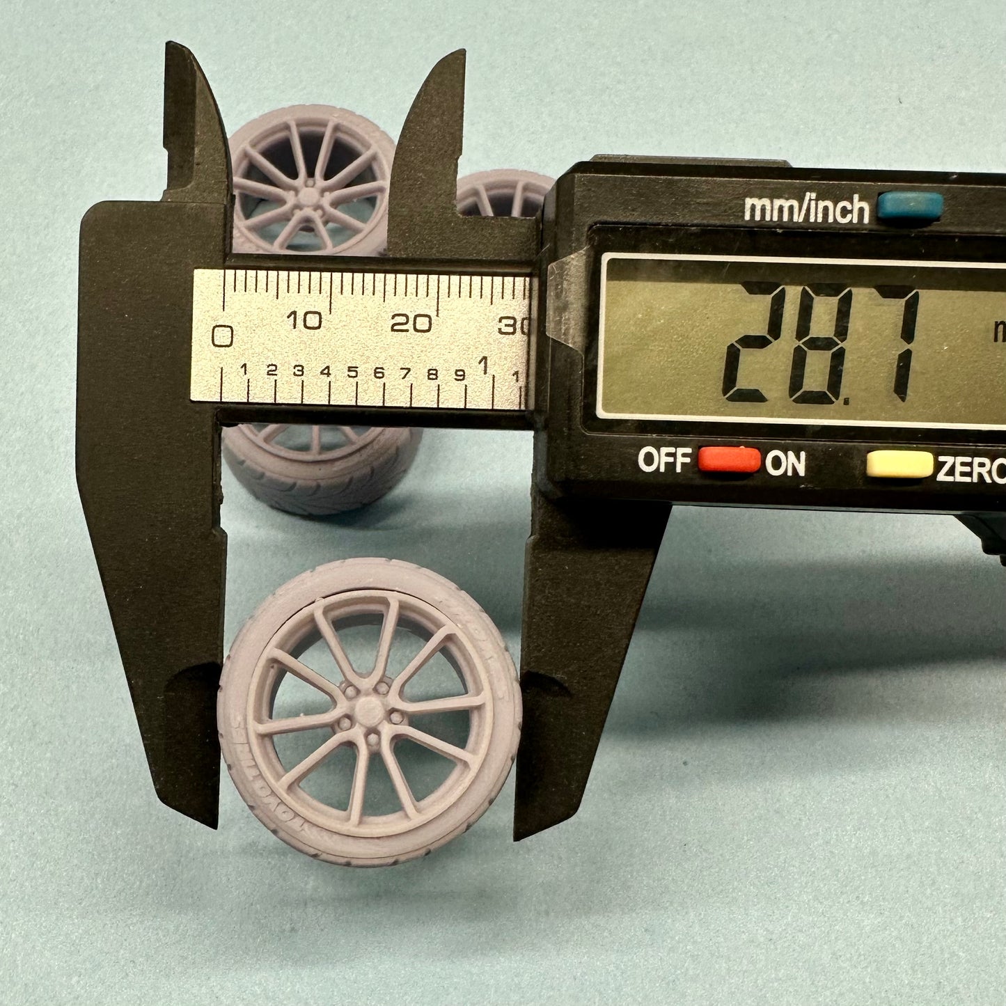 Custom Wheels Modern Style 1/25