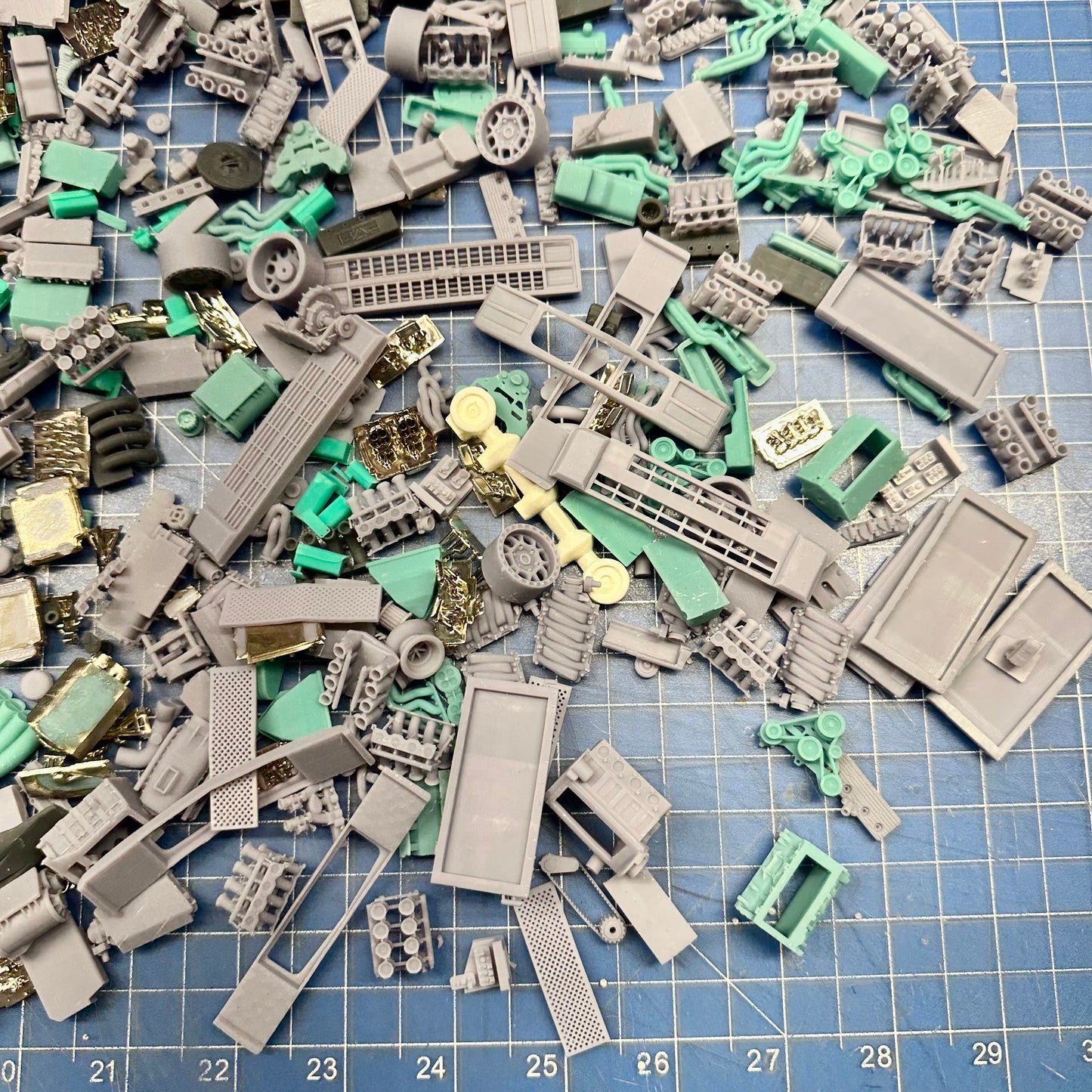 Garage Clutter - Parts for Diorama Display 1/24 1/25