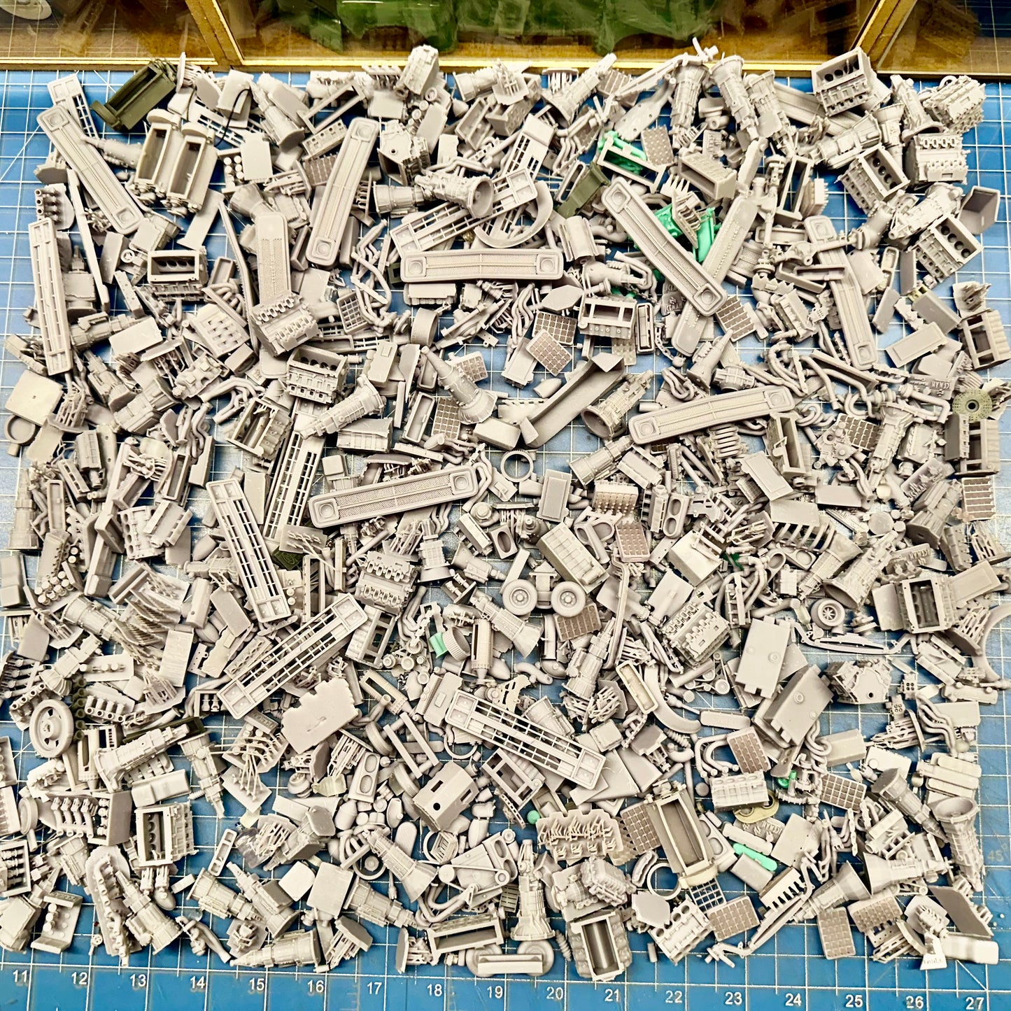 Garage Clutter - Parts for Diorama Display 1/24 1/25