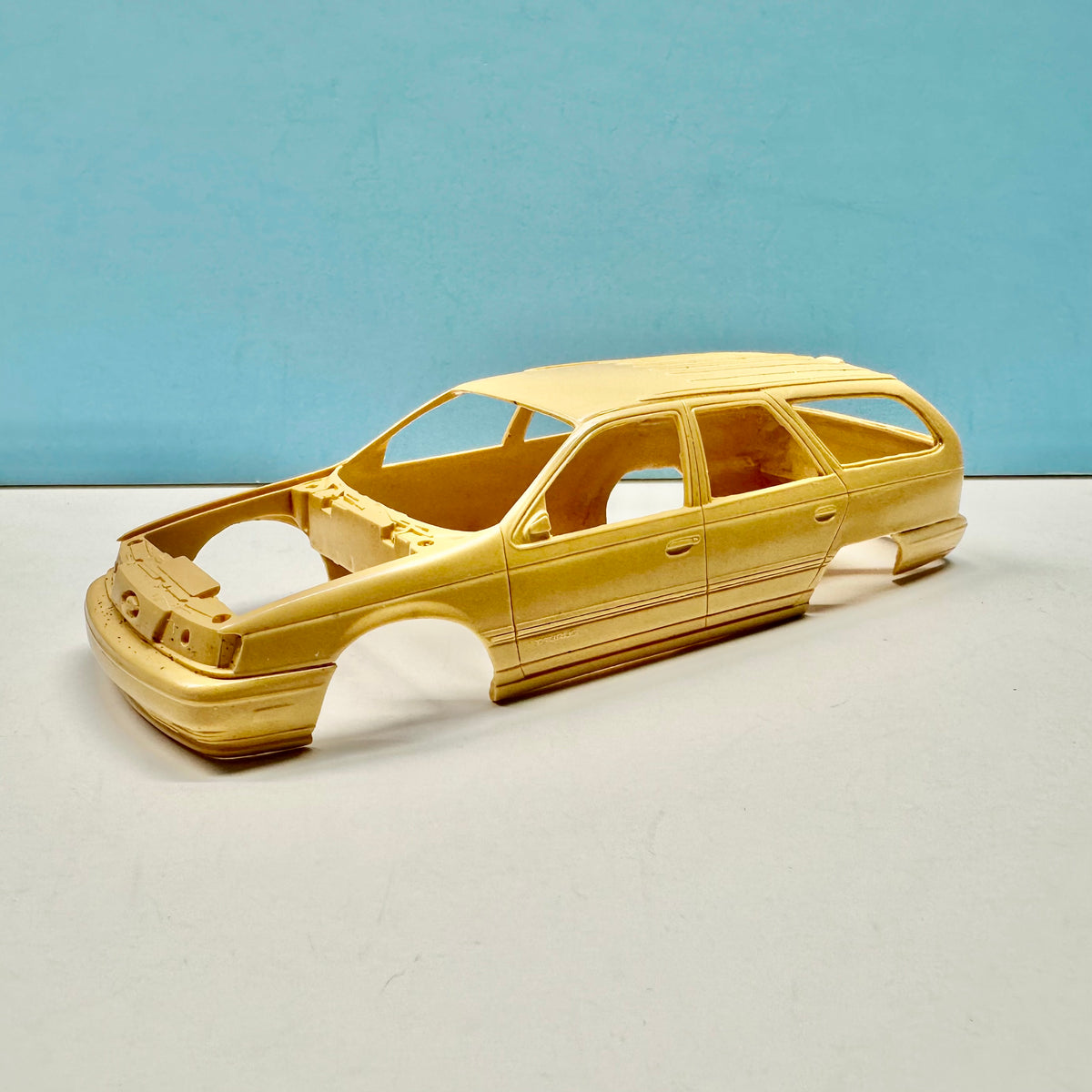 1989 Ford Taurus Station Wagon Cast Resin Model Kit KED