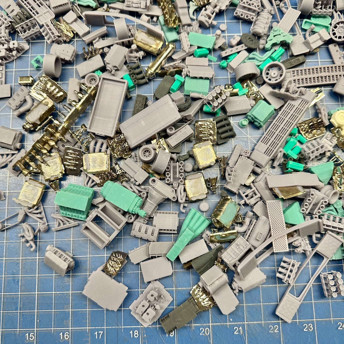 Garage Clutter - Parts for Diorama Display 1/24 1/25