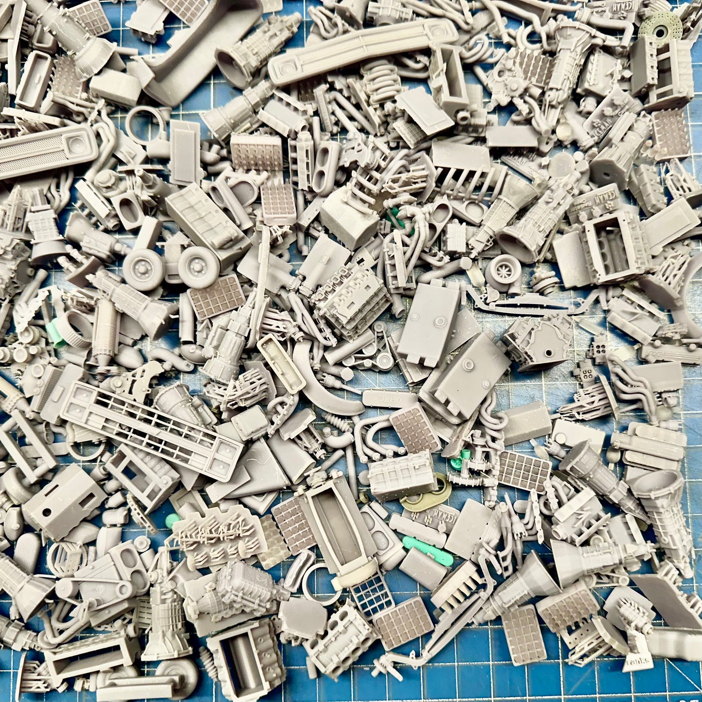 Garage Clutter - Parts for Diorama Display 1/24 1/25