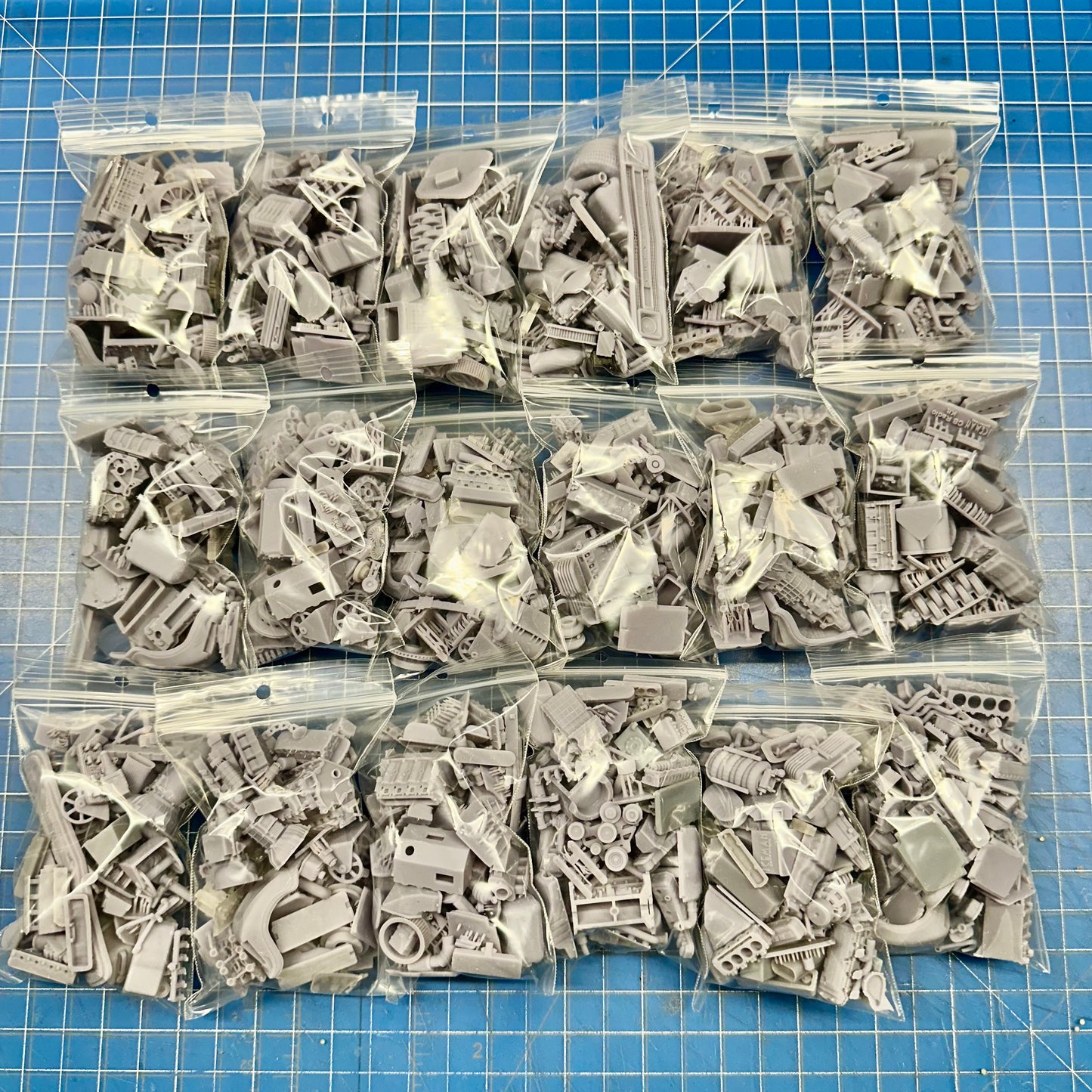 Garage Clutter - Parts for Diorama Display 1/24 1/25
