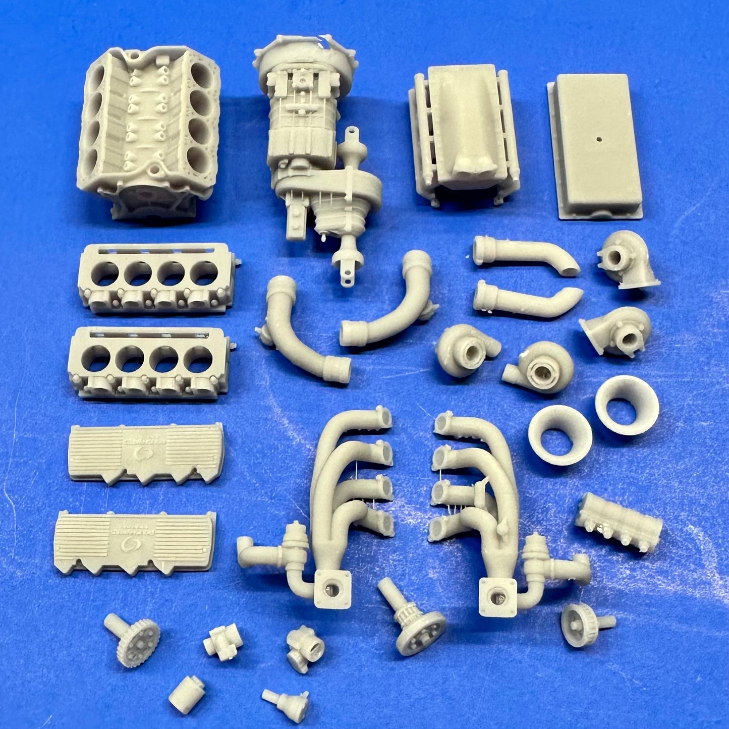 V2 Hoonicorn Twin Turbo Ford 410 Engine 1/25