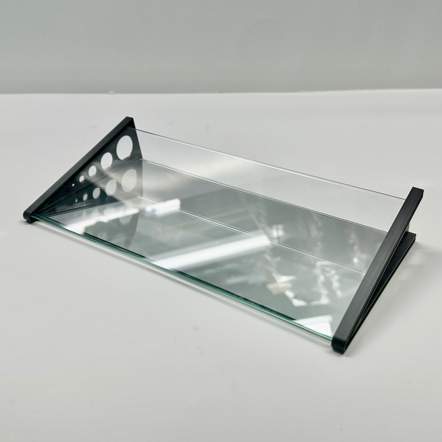 #1054 Display Stands - The Ramp