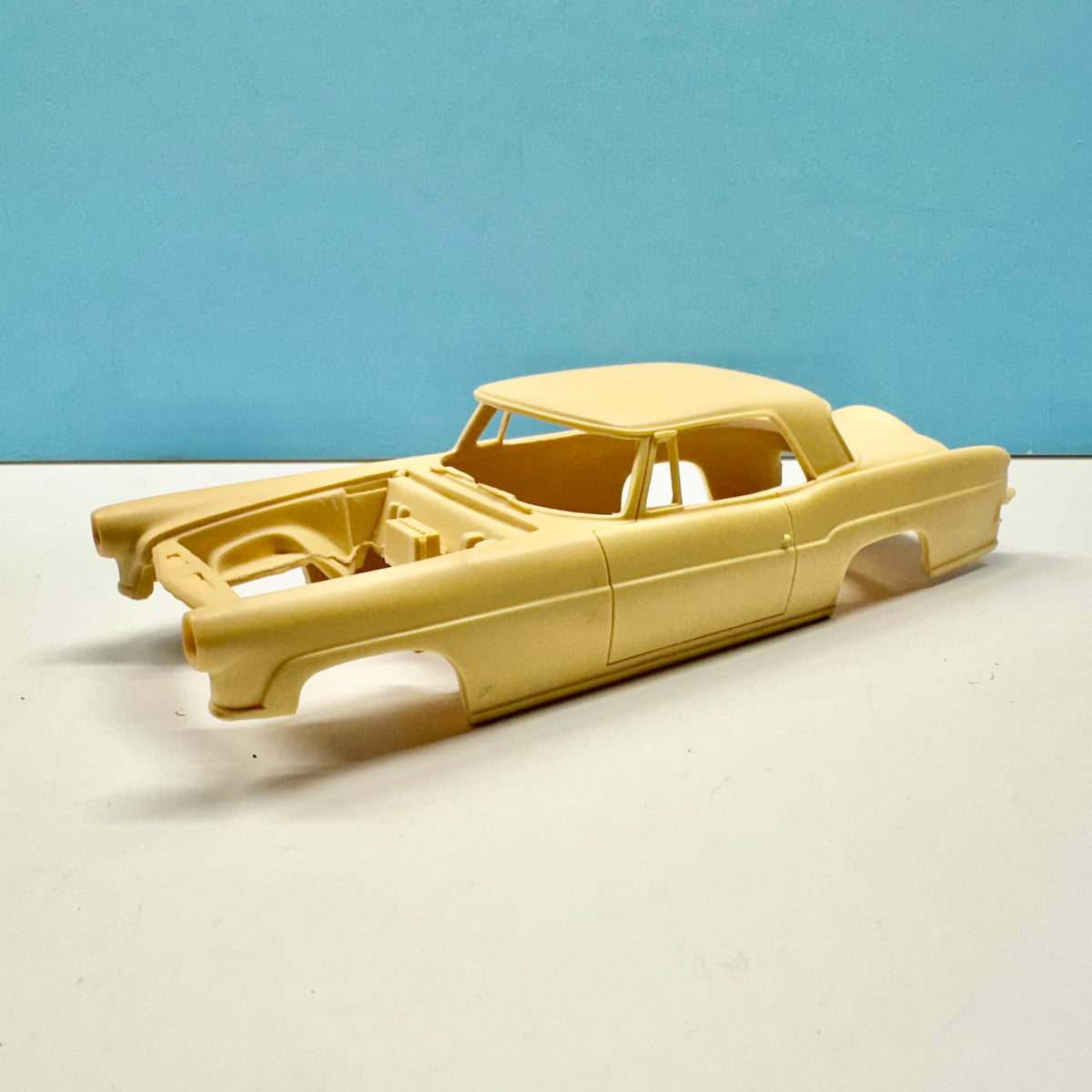 1956 Lincoln Continental Mark II Cast Resin Model Kit KED