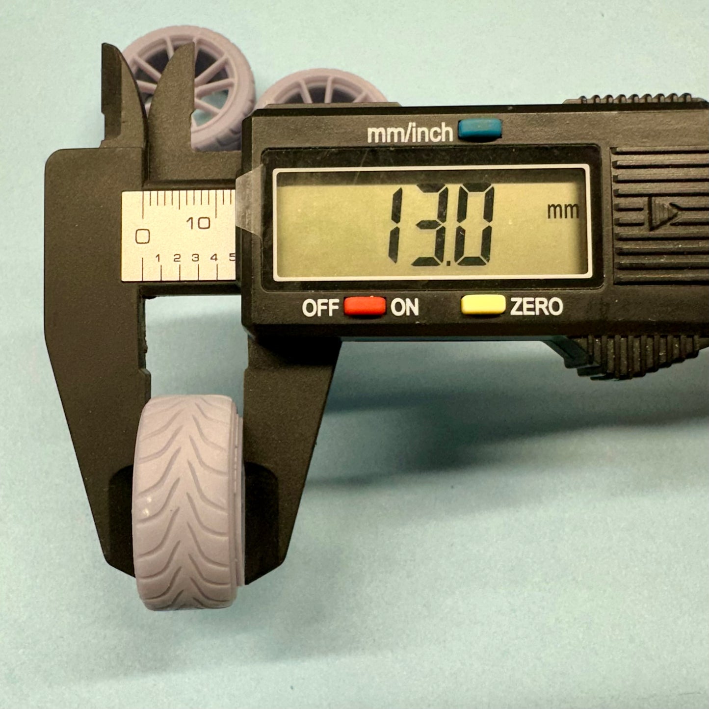 Custom Wheels Modern Style 1/25