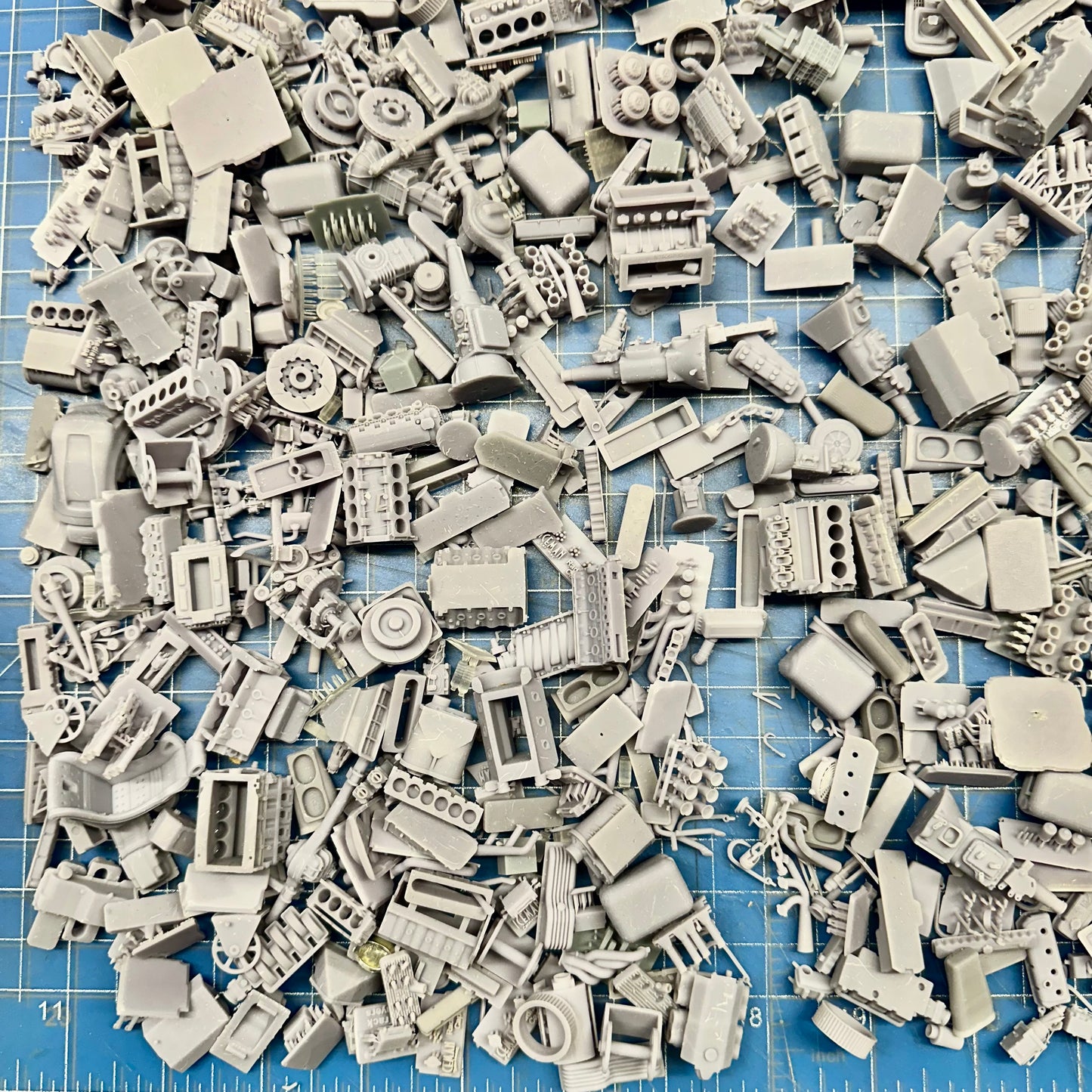 Garage Clutter - Parts for Diorama Display 1/24 1/25