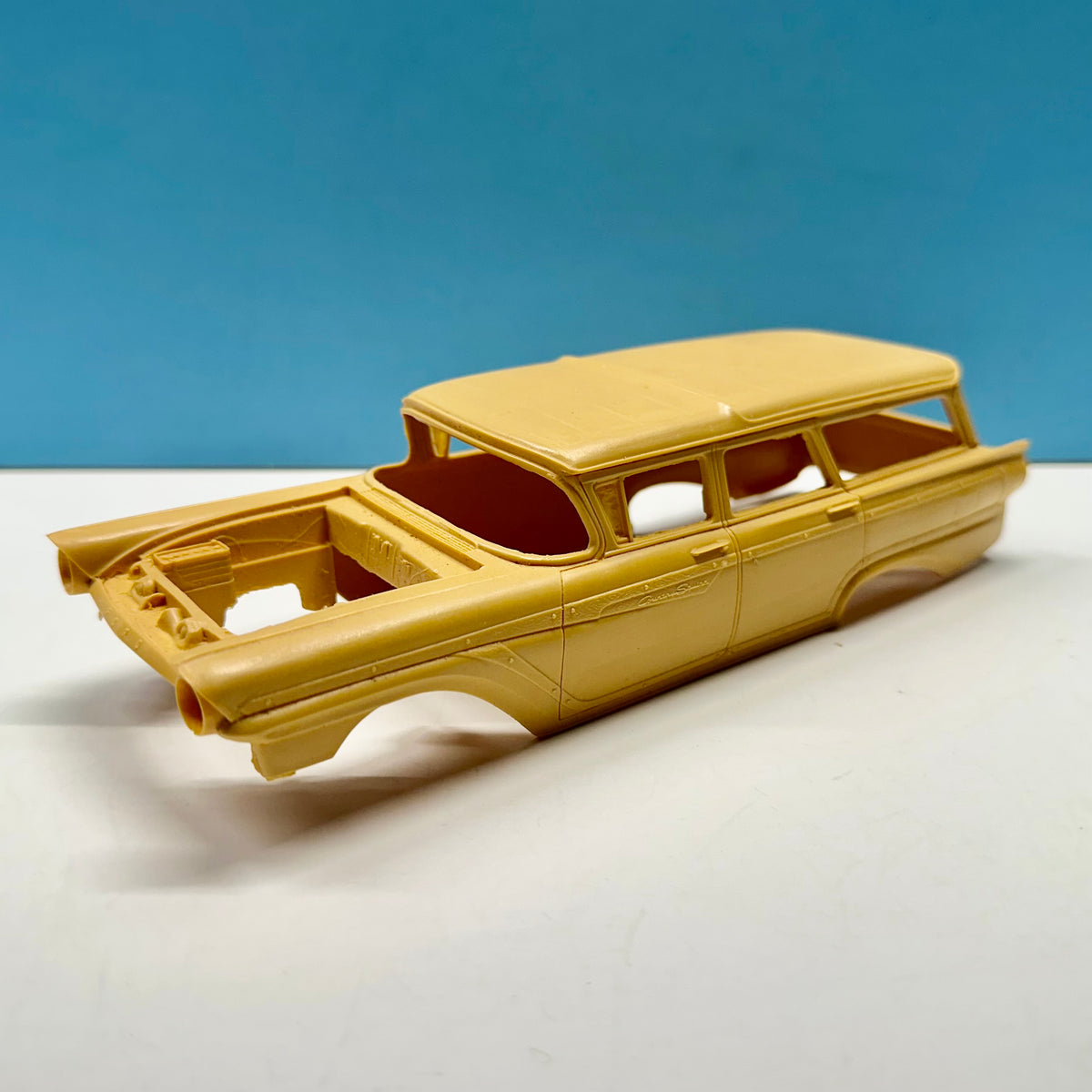 1957 Ford Country Squire Station Wagon Cast Resin Model Kit KED