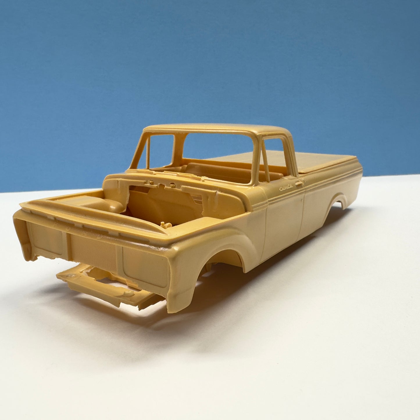 Resin 1961 Ford F100 Unibody Longbed Pickup Truck by Modelhaus 1/25