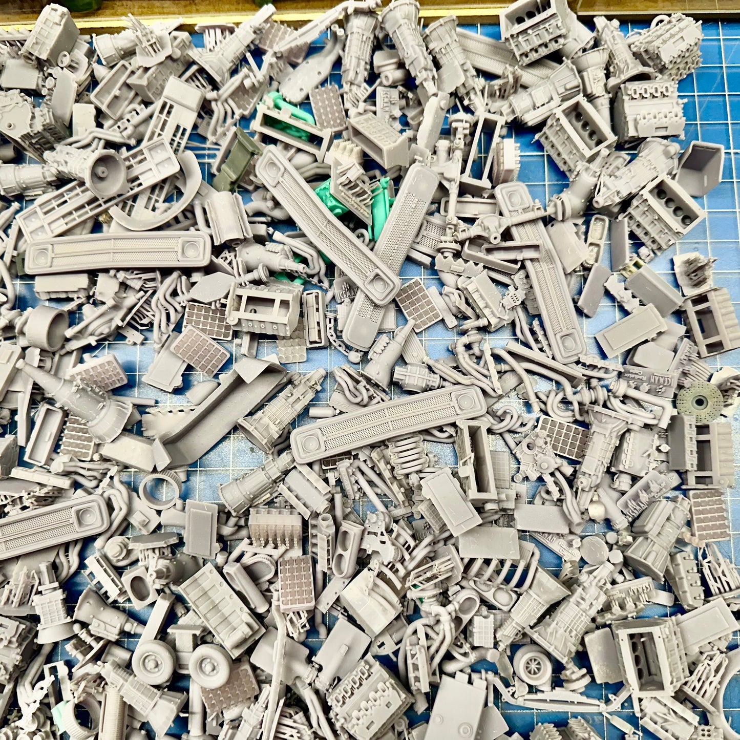 Garage Clutter - Parts for Diorama Display 1/24 1/25