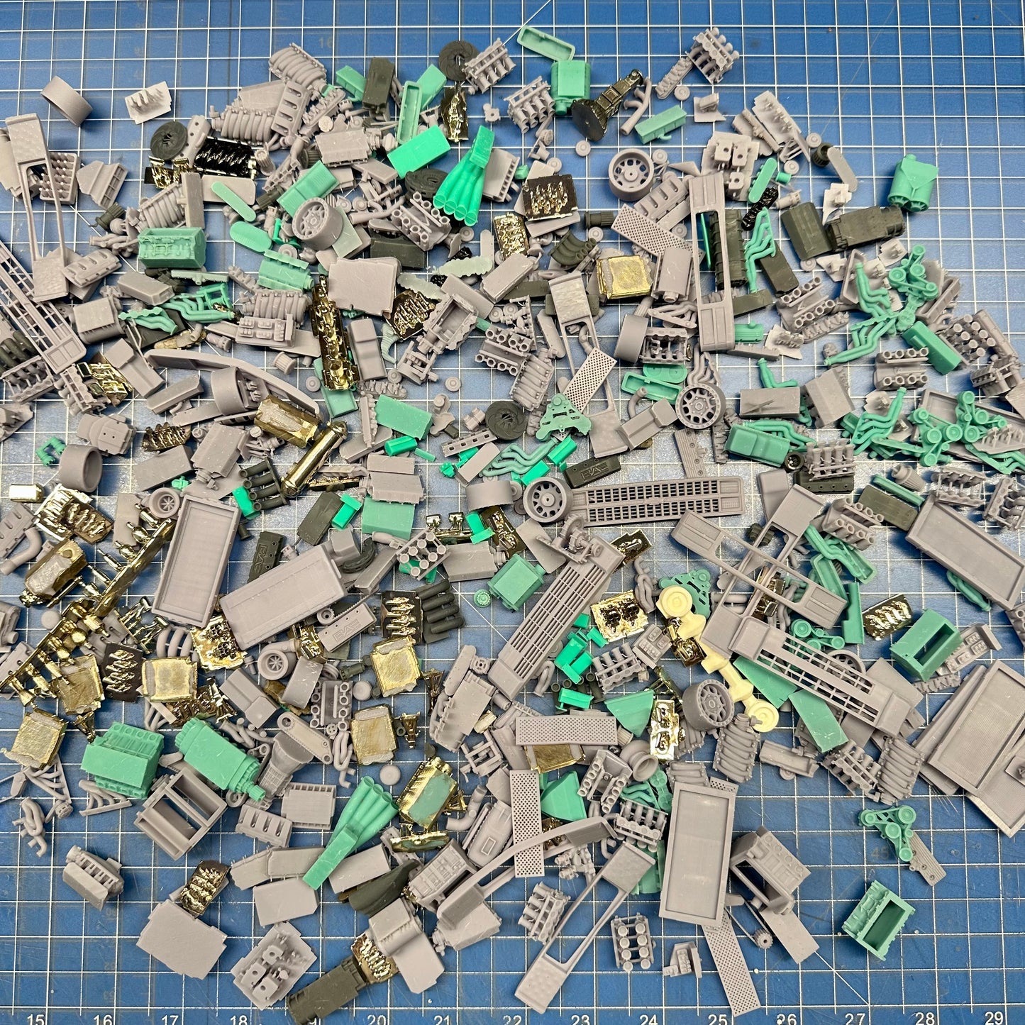 Garage Clutter - Parts for Diorama Display 1/24 1/25