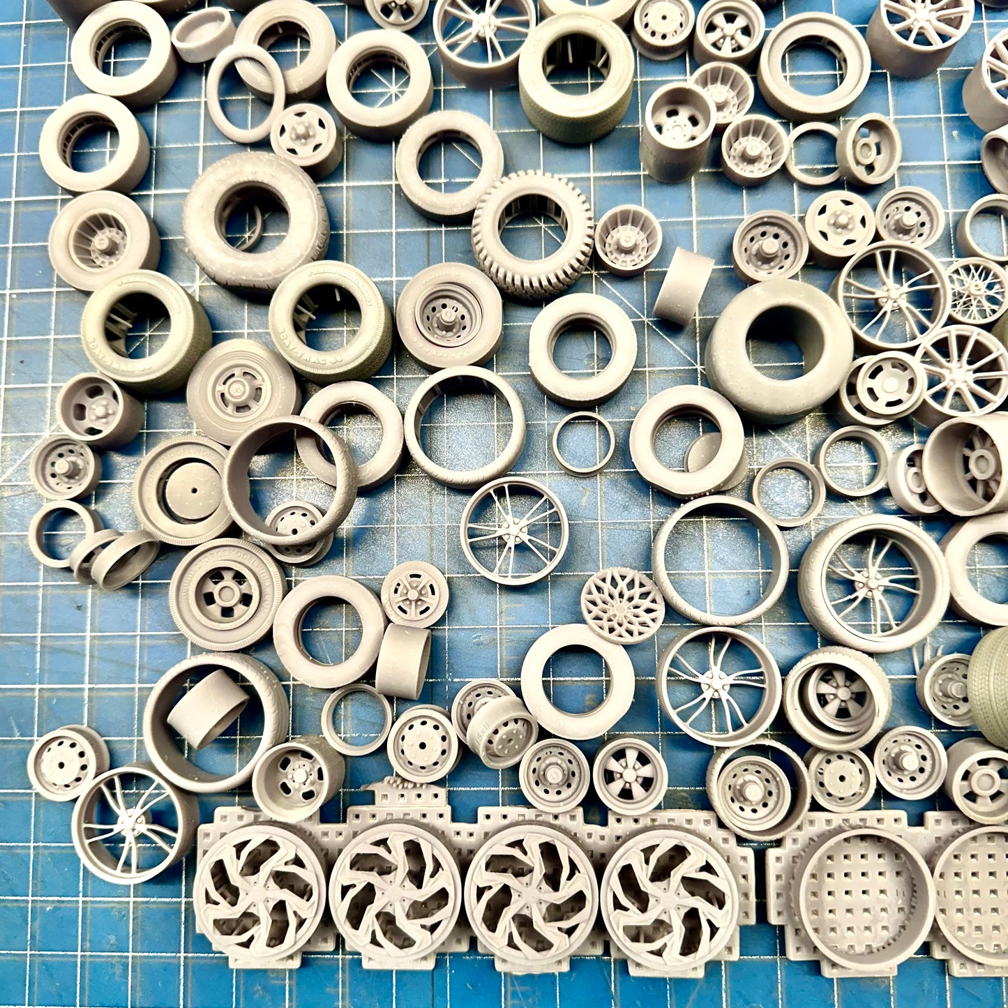 Lot 1 of Wheel and Tires 1/24 1/25