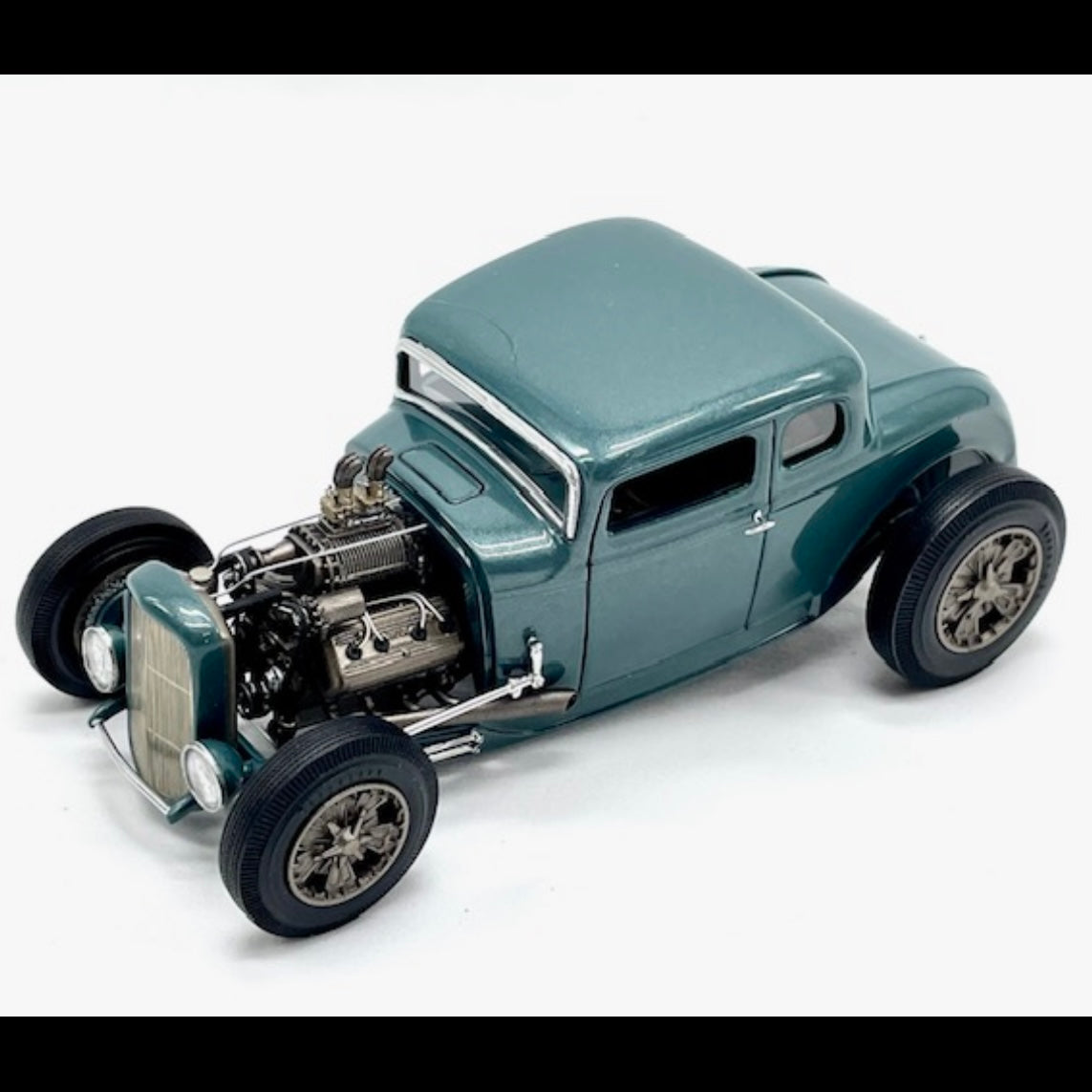 Ford Flathead SCoT Supercharged Engine 1/25