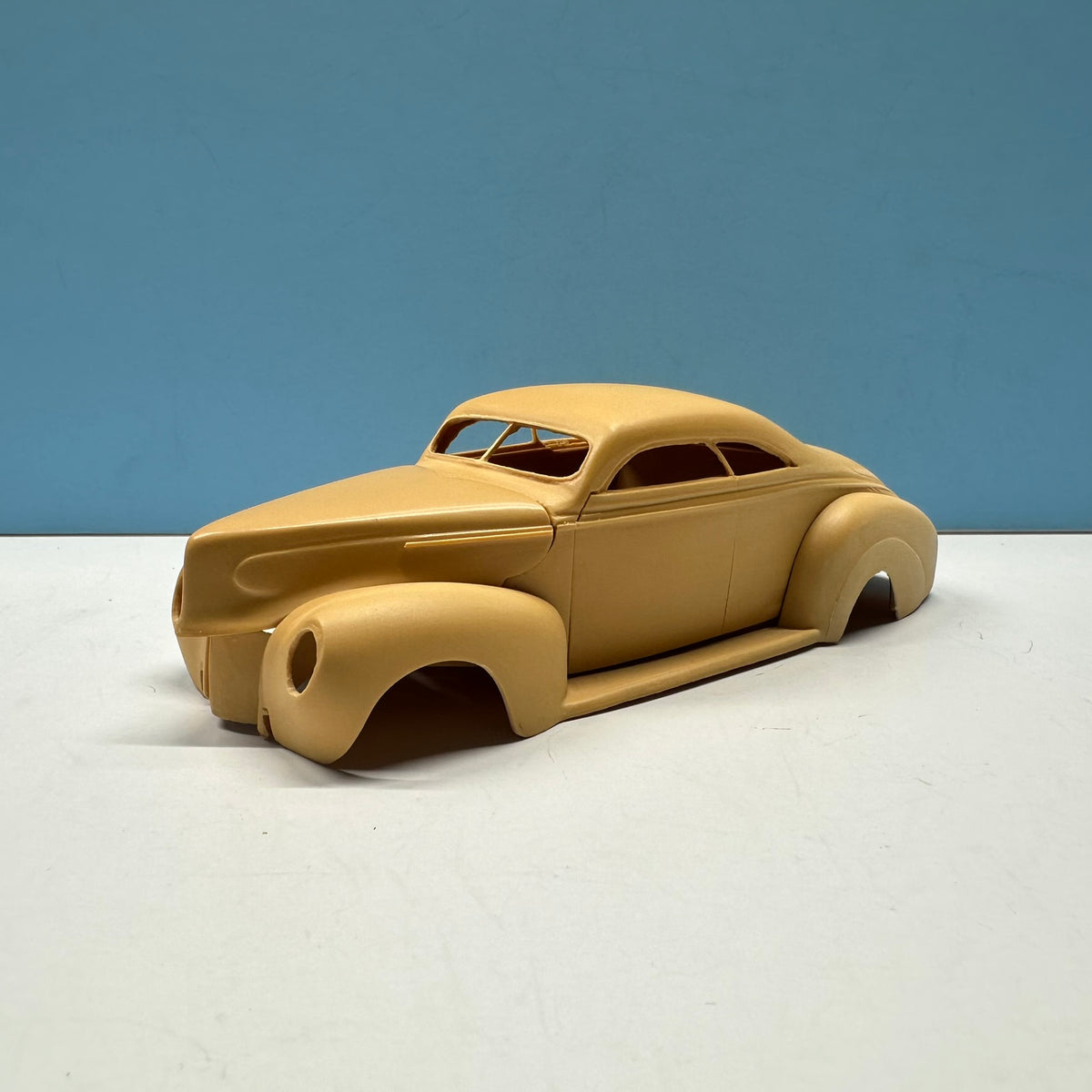 1940 Ford Chopped Coupe Cast Resin Model Kit KED
