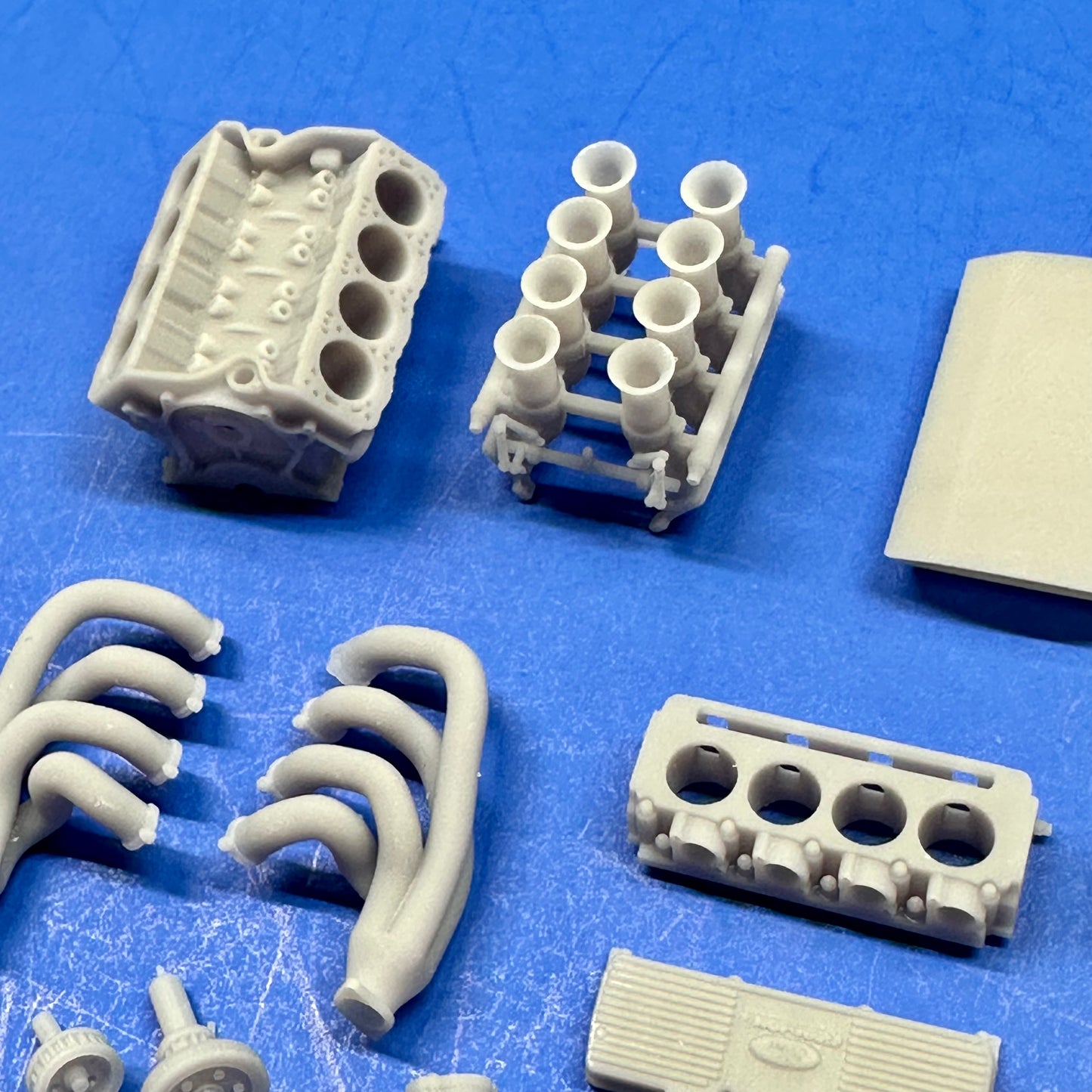 V1 Hoonicorn Ford 410 Engine 1/24 1/25
