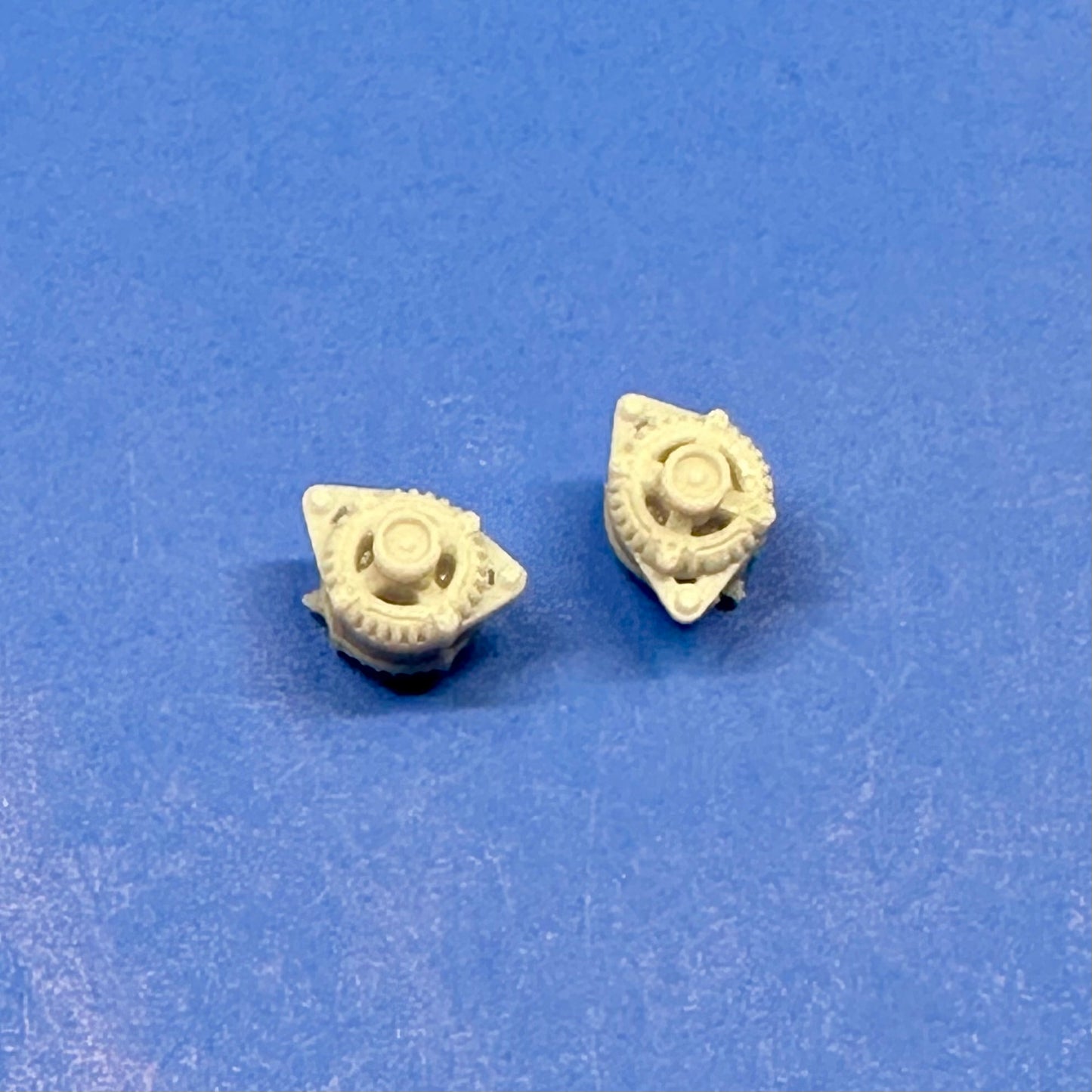 Alternator w/ Pulley 1/24 1/25