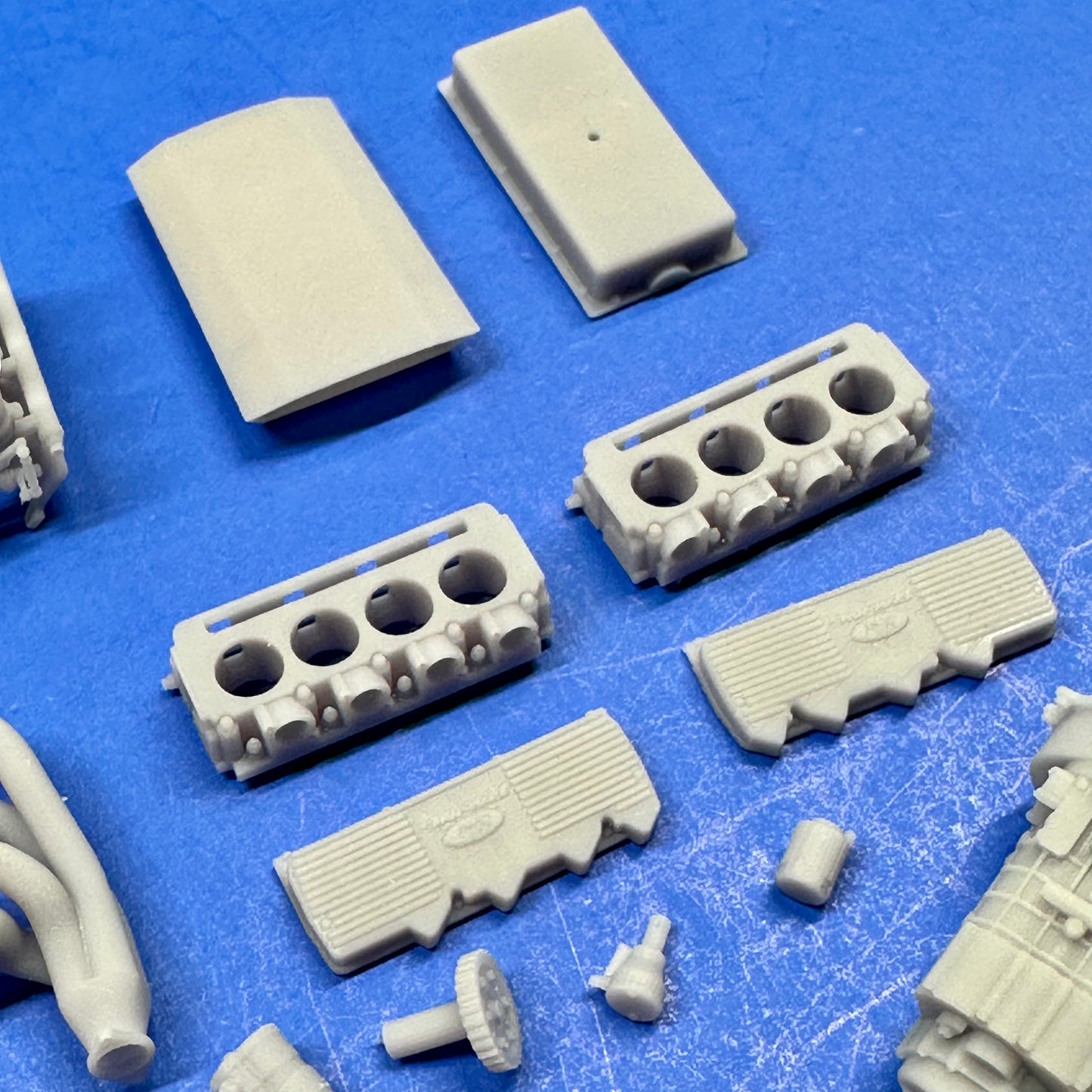 V1 Hoonicorn Ford 410 Engine 1/25