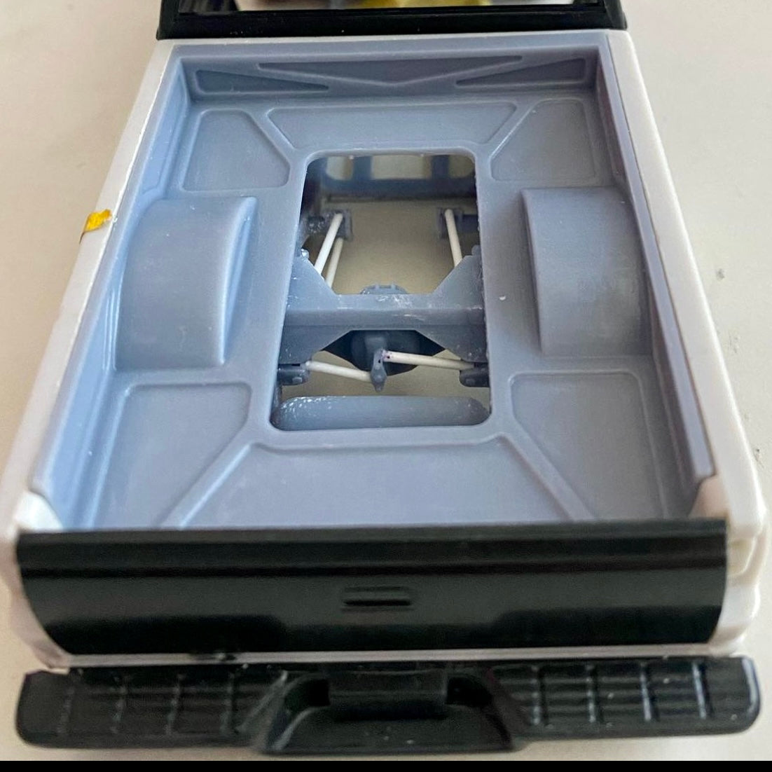 C1500 Custom Lifted Bed OBS Short Bed 1/25