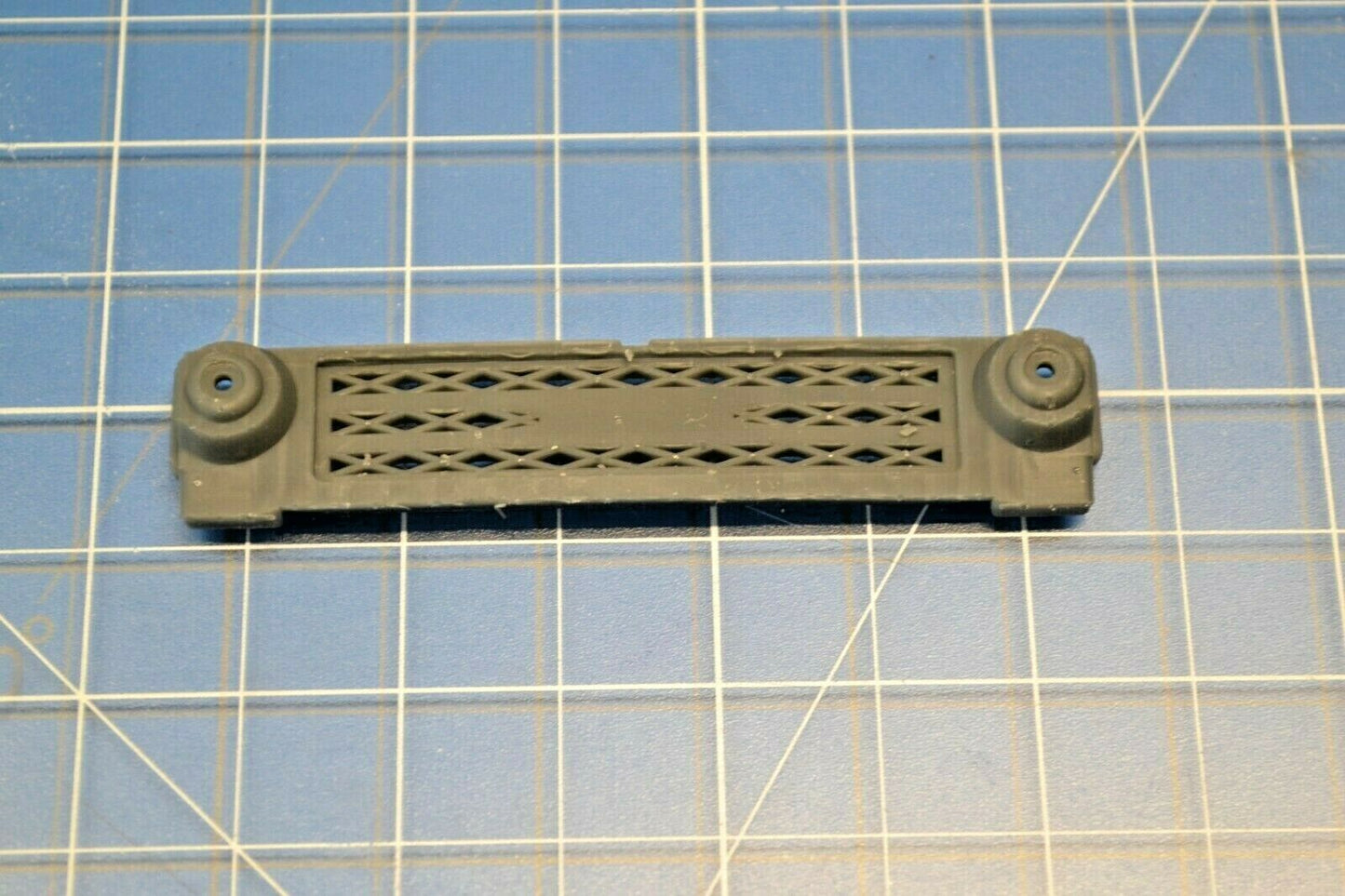 2 Custom Grille 1973 1974 1975 1976 1977 1978 1979 1980 Chevy 1/24