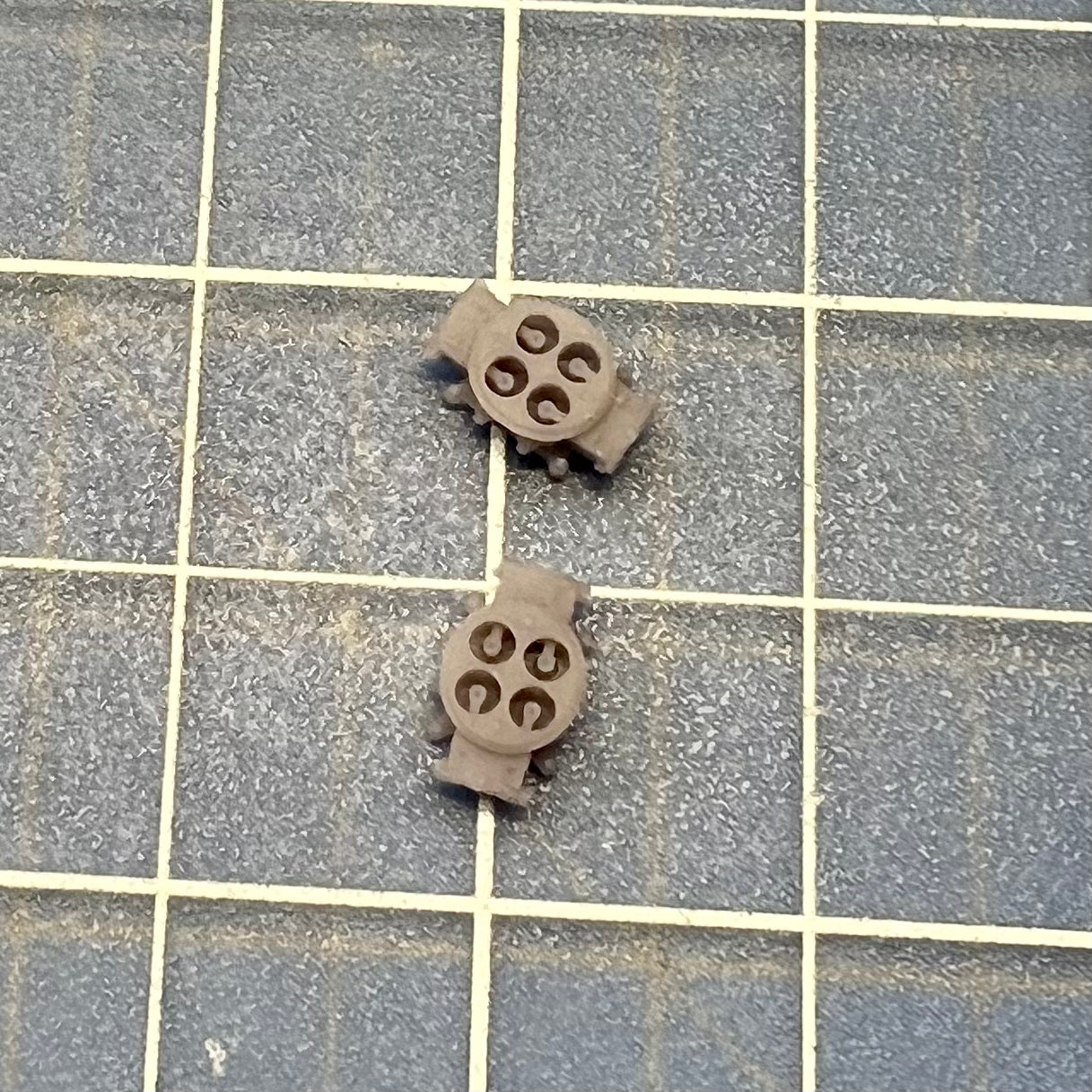 Pair of 4 Barrel Carbs Carburetors 1/24 1/25