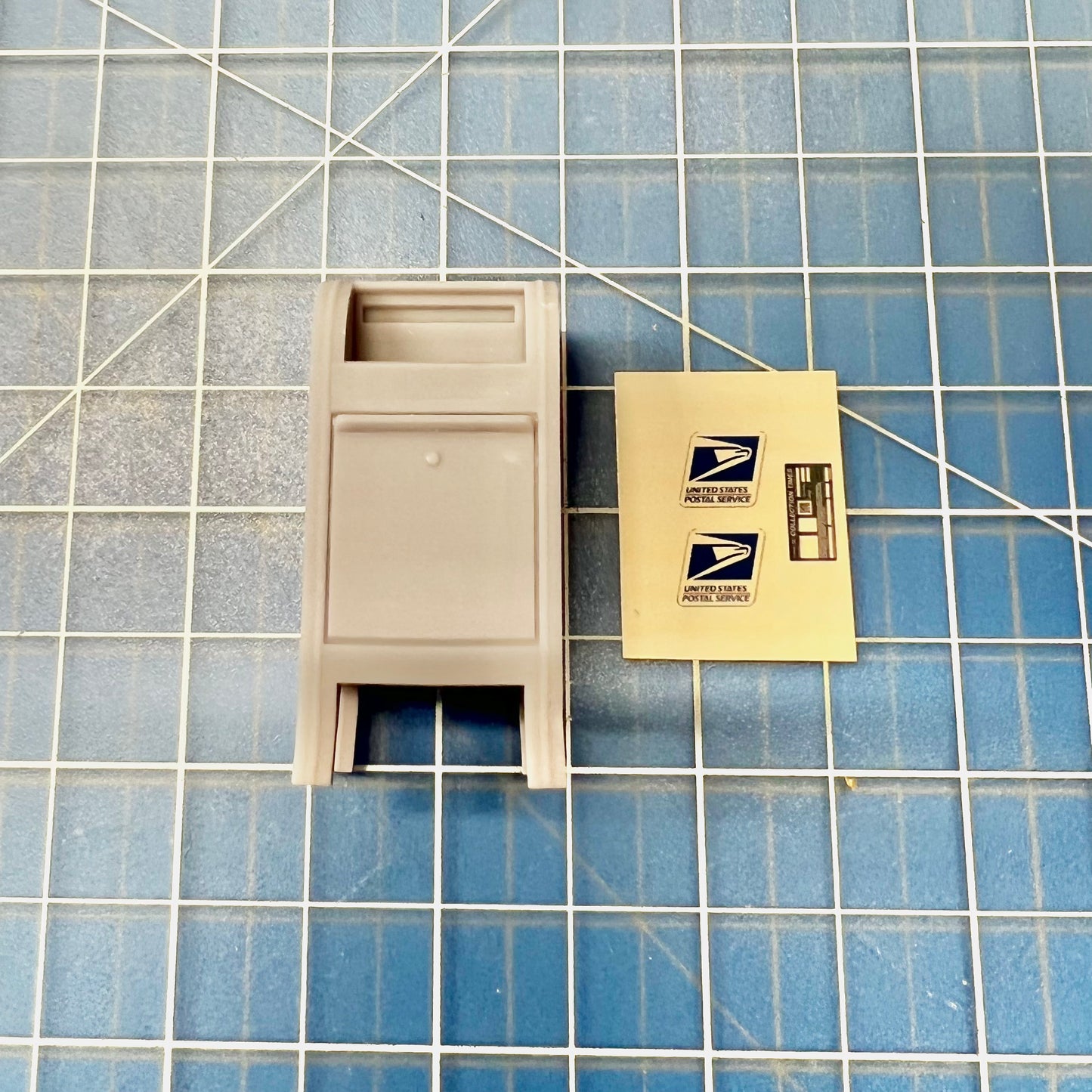 USPS Postal Service Mailbox w/ Decals for Diorama 1/24 1/25
