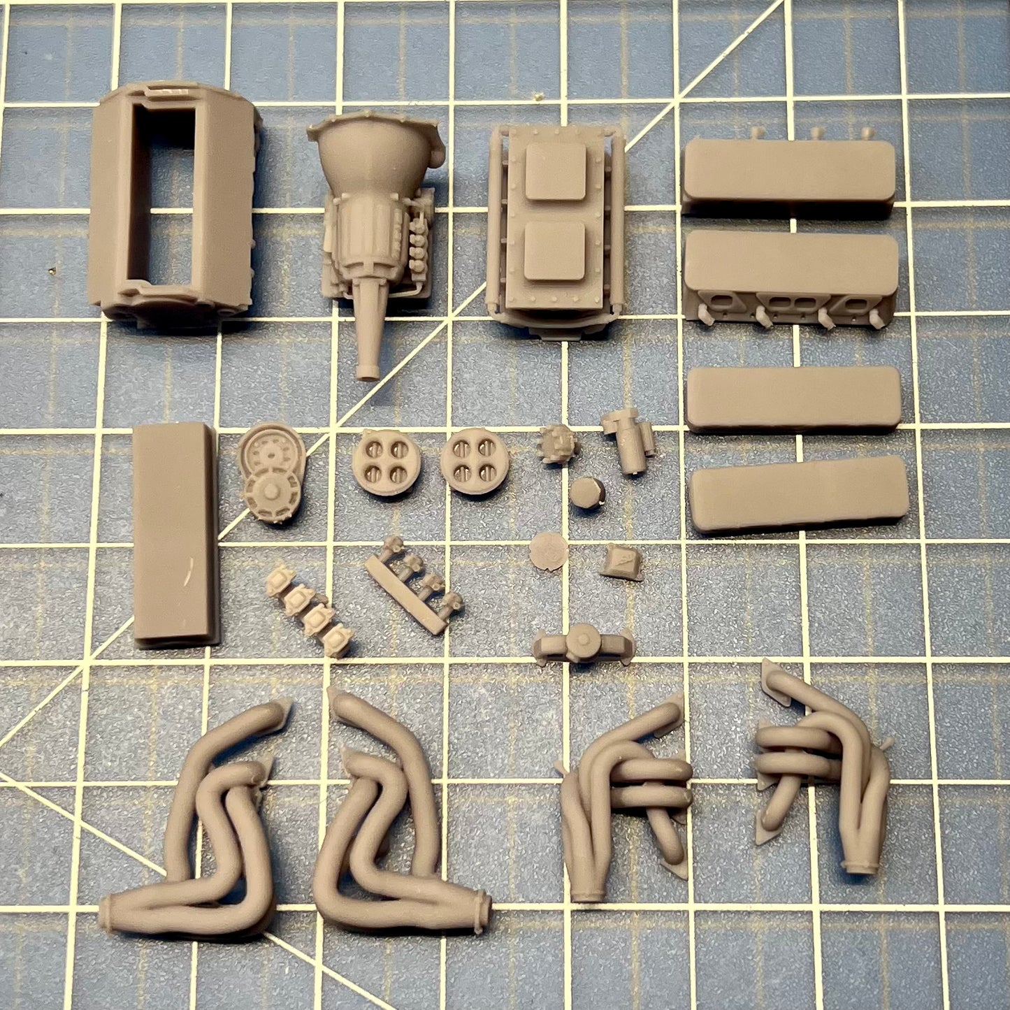 SBC Small Block Chevy Dual Carb Drag Engine 1/25