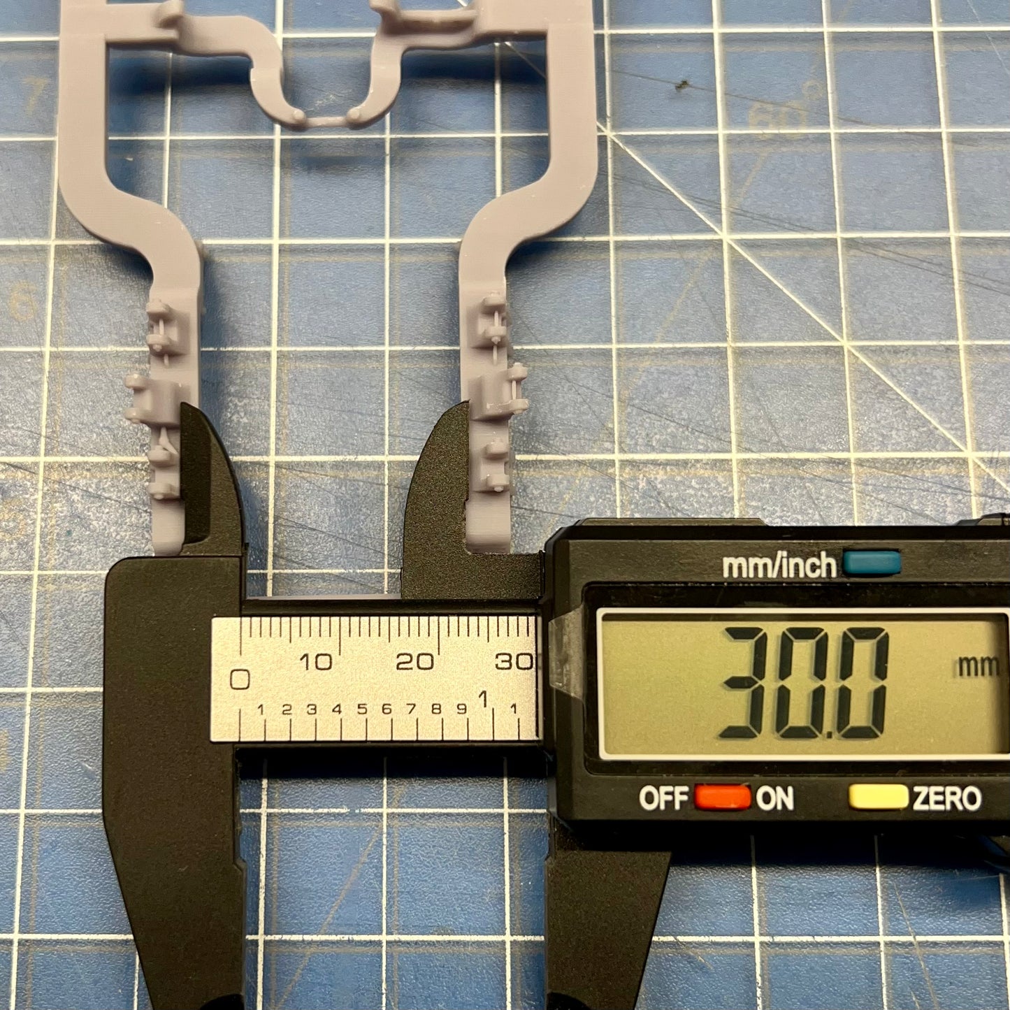 V2 Lift Kit Custom Universal Frame/Chassis for Lifted Raised Off-Road Trucks or Cars 1/24 1/25