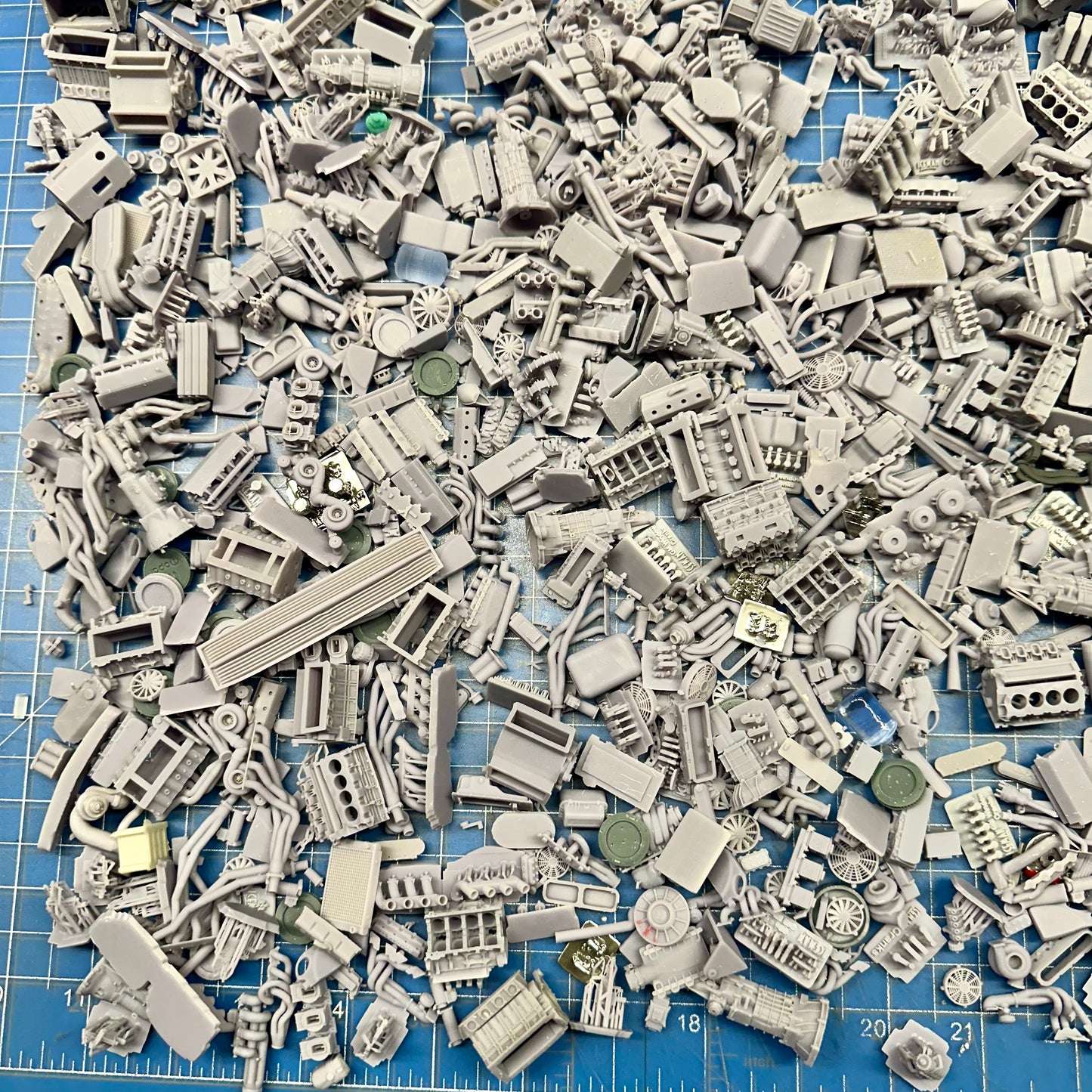 Garage Clutter - Parts for Diorama Display 1/24 1/25