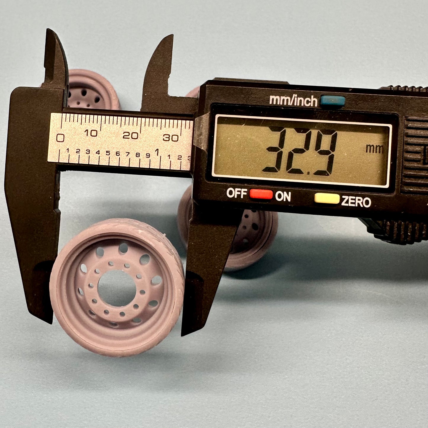Alcoa Custom Wheels and Tires Set 1/24 1/25