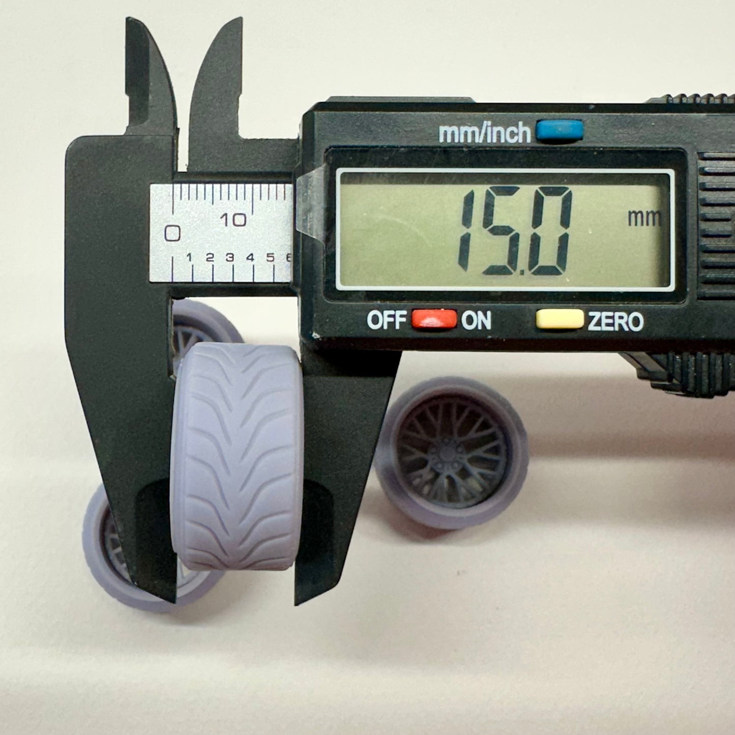 2. Custom Wheels Modern Style 1/24 1/25