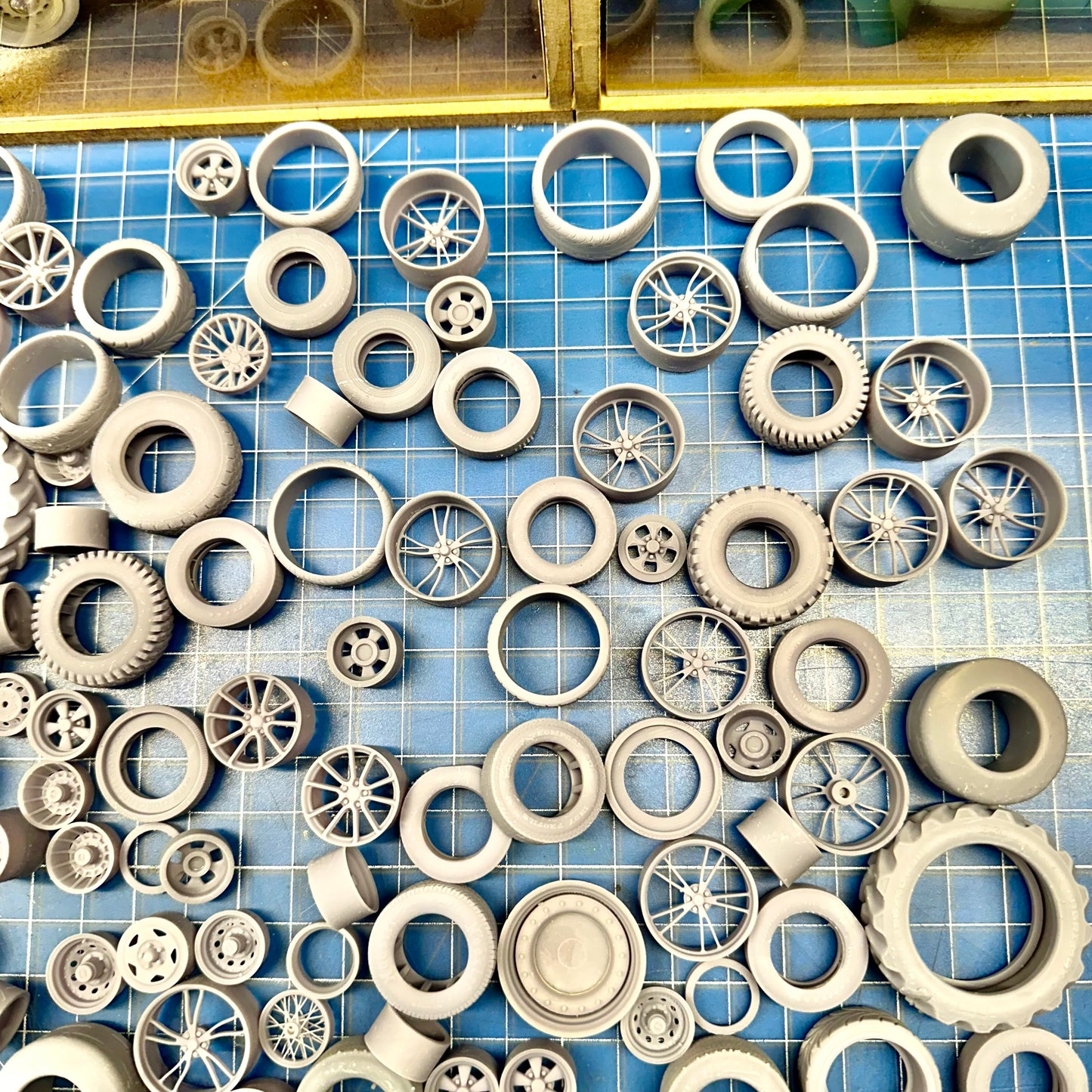 Lot 1 of Wheel and Tires 1/24 1/25