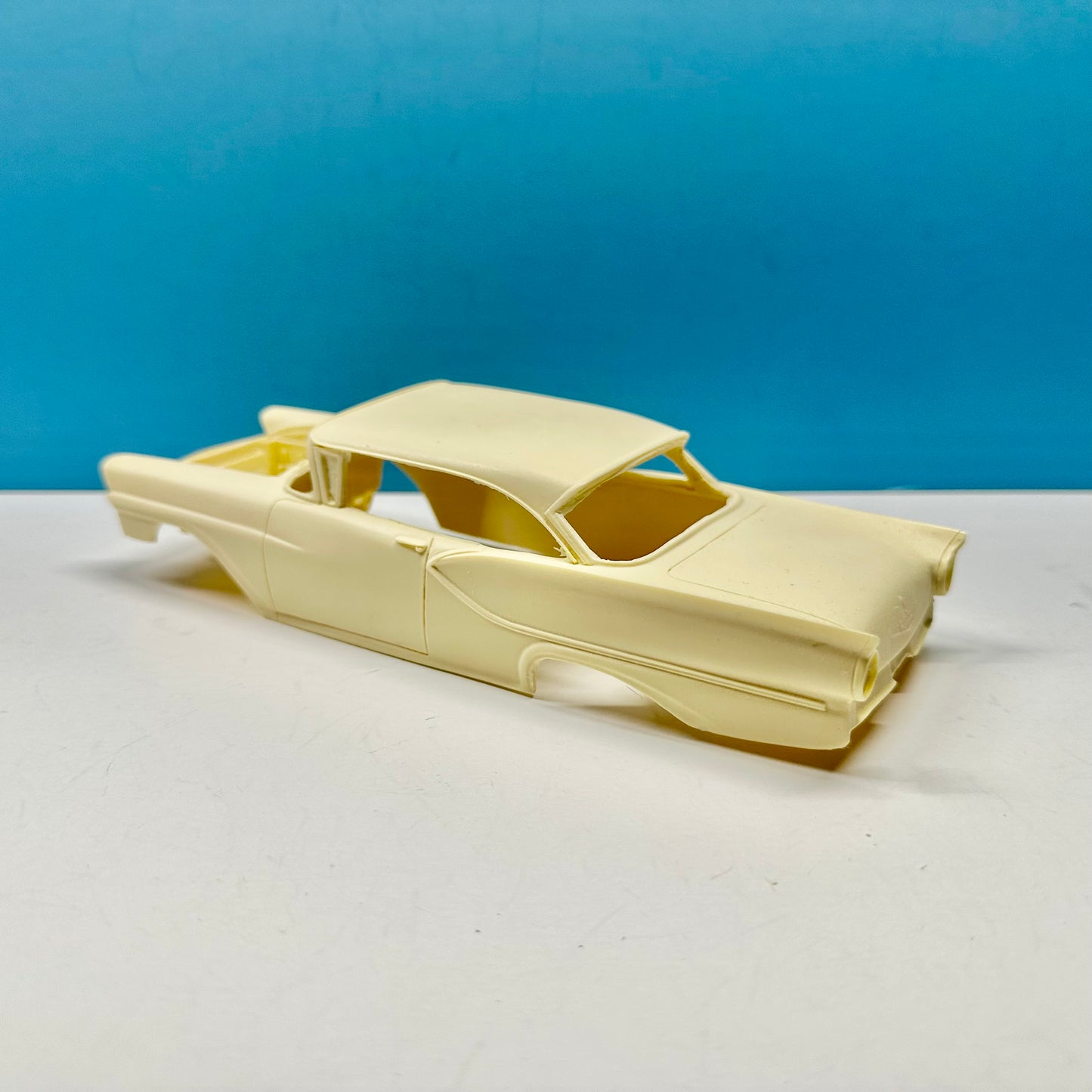 1957 Ford Club Victoria Cast Resin Model Kit KED