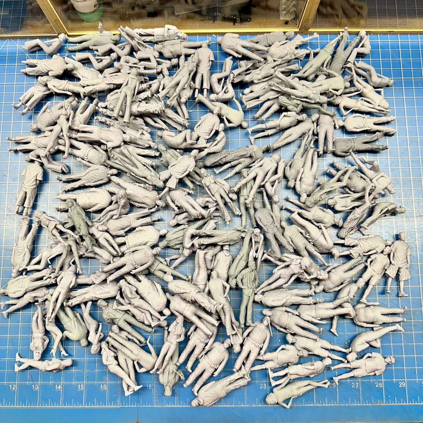 Grab Bag of 5 Random Figures 1/24 1/25