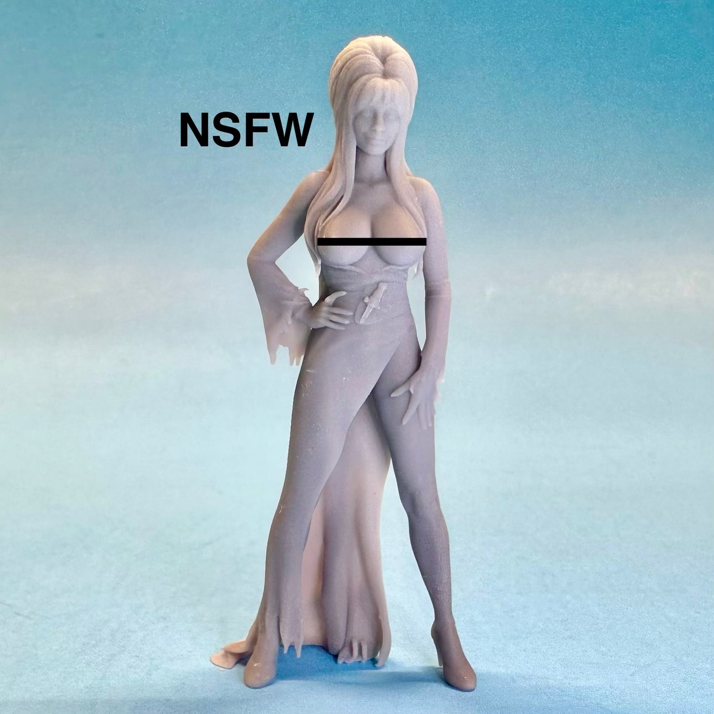 Elvira Mistress of the Dark Figure 1/24 - 1/25