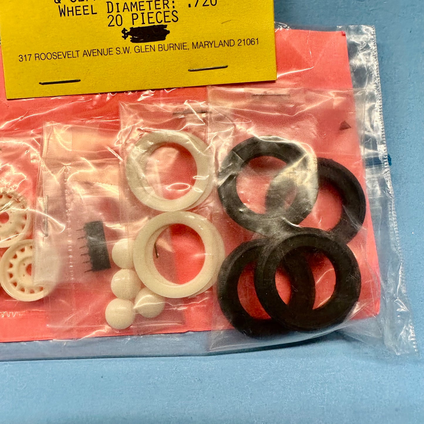 21 RMCM 1930s Artillery Wheels with whitewall tires 1/25