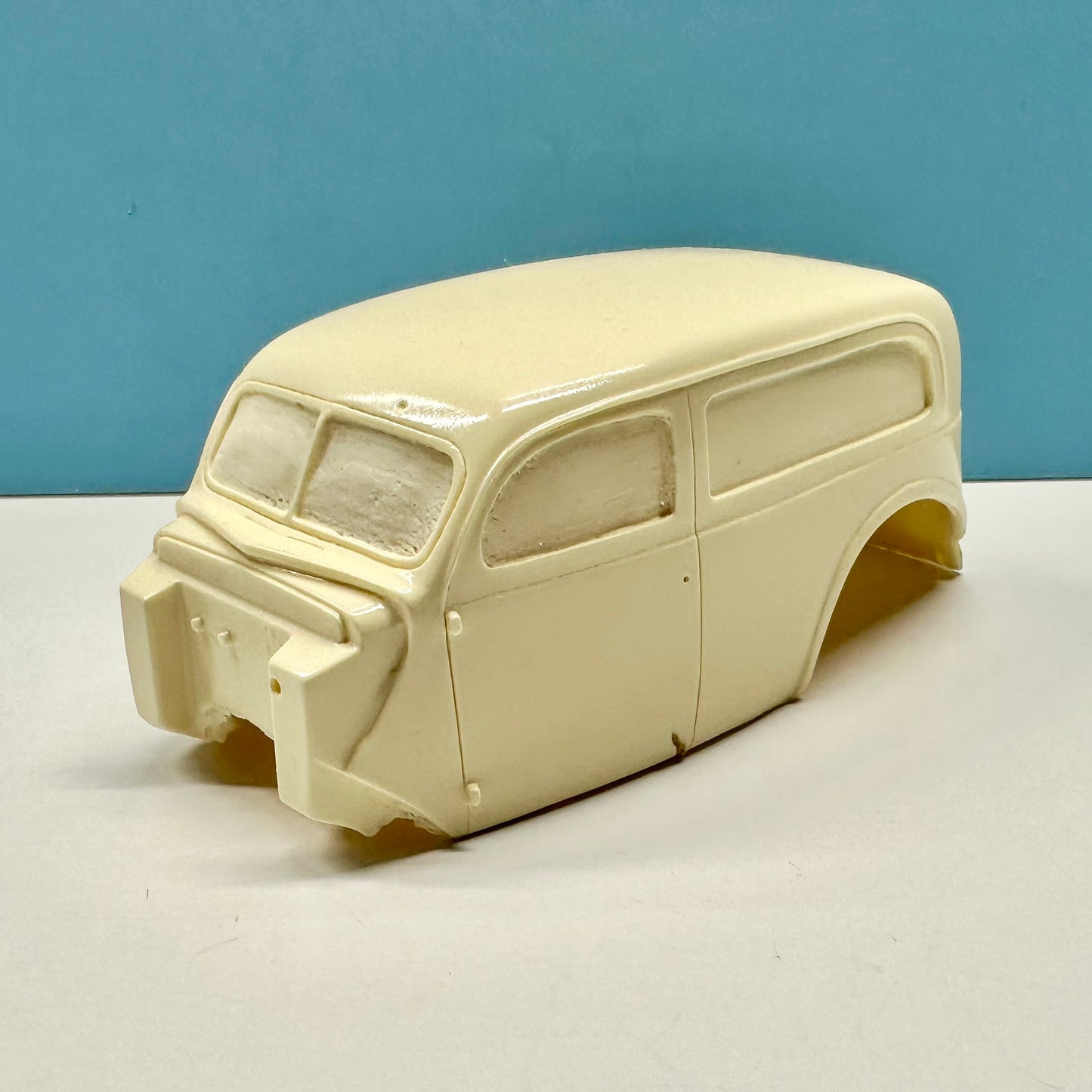 1937 Ford Sedan Delivery Cast Resin Model Kit