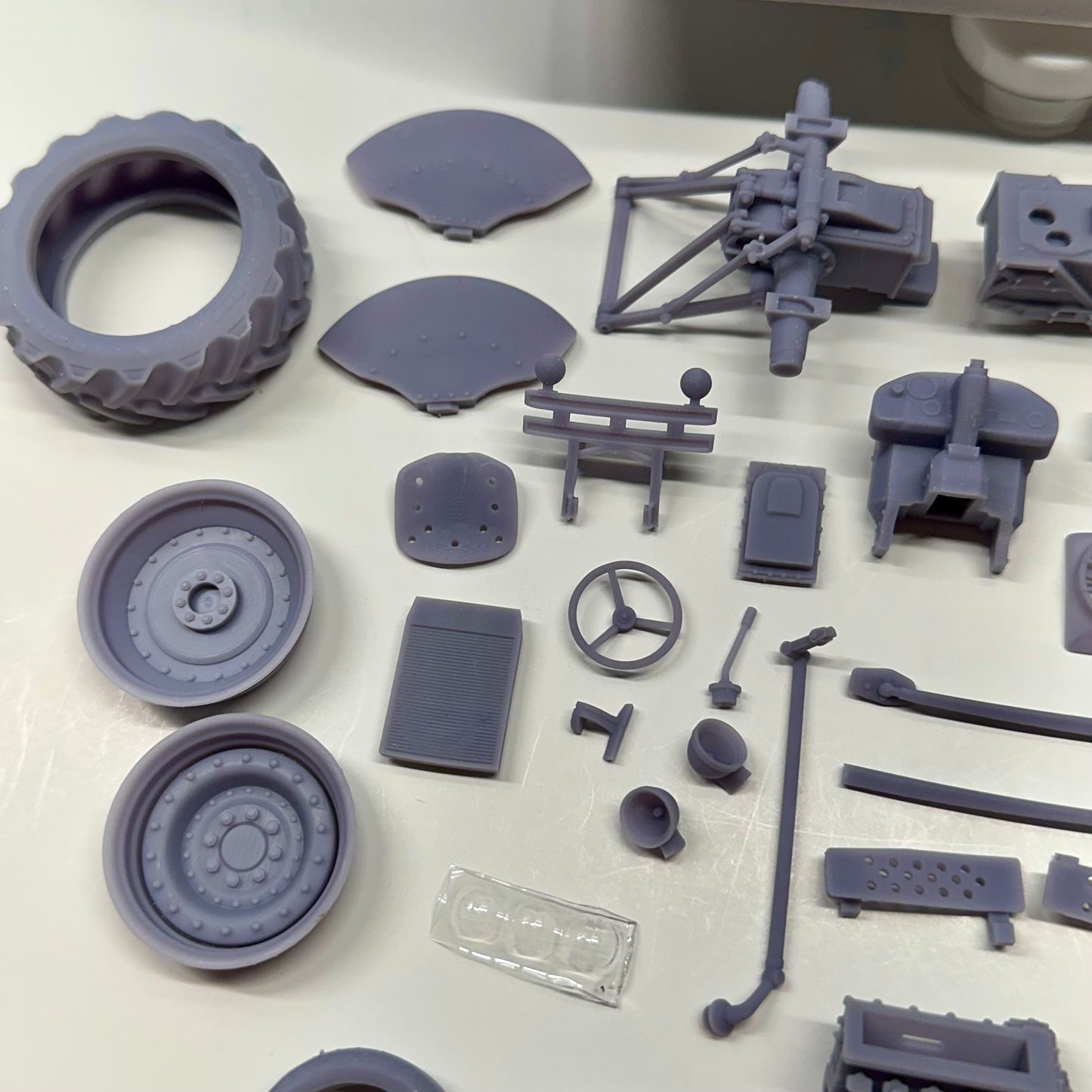 Custom Ford 8N Tractor Kit 1/25