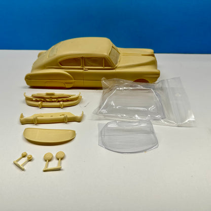 Resin 1951 Pontiac Eight 1/25