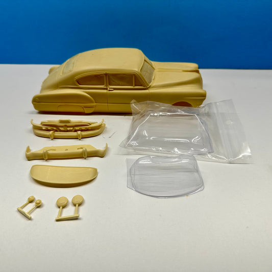 Resin 1951 Pontiac Eight 1/25
