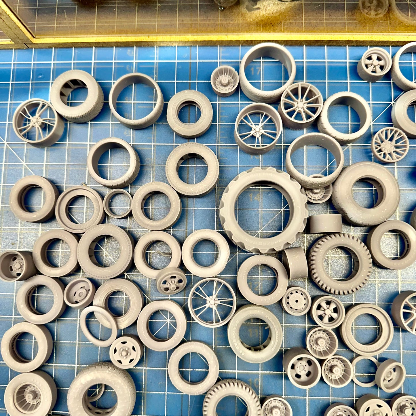 Lot 1 of Wheel and Tires 1/24 1/25