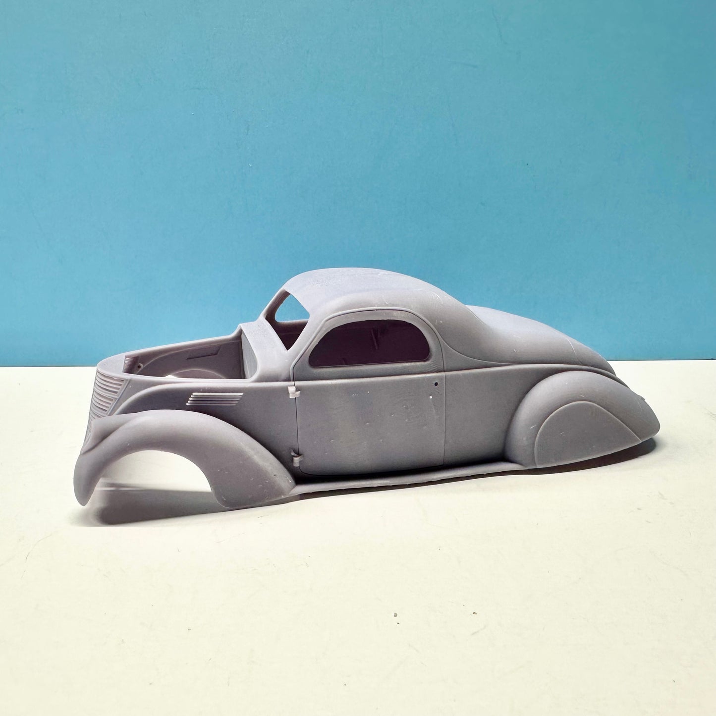 #2 1937 Lincoln Zephyr Body Only (Defective) 1/25