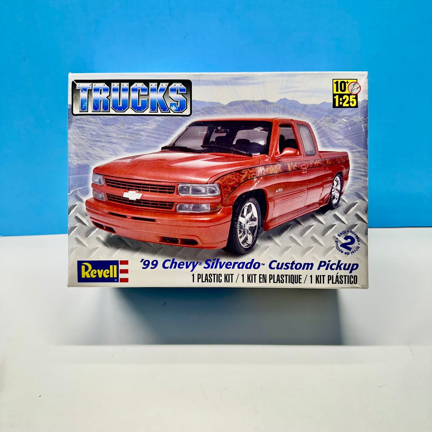 1999 Chevy Silverado Custom Pickup Truck Revell