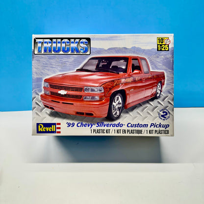 1999 Chevy Silverado Custom Pickup Truck Revell