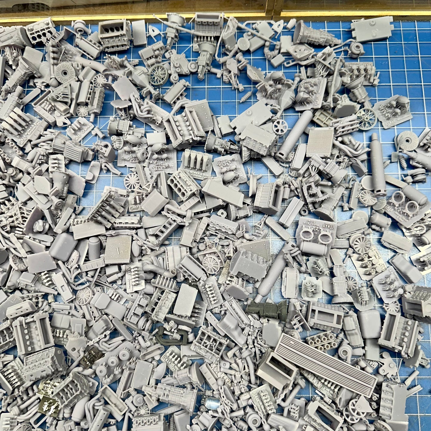 Garage Clutter - Parts for Diorama Display 1/24 1/25