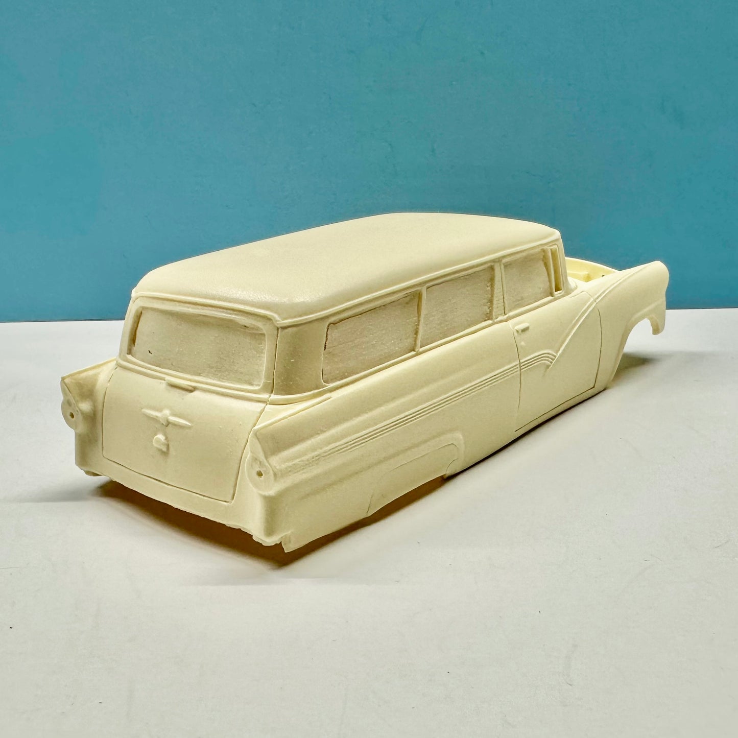 1956 Ford Parklane Station Wagon Cast Resin Model Kit KED