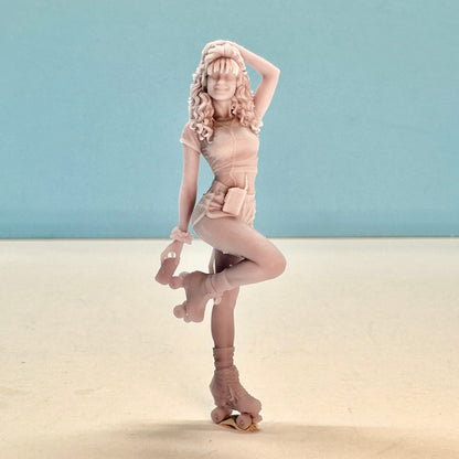 1980s Roller Skating Girl Figure for Display or Diorama 1/24 1/25