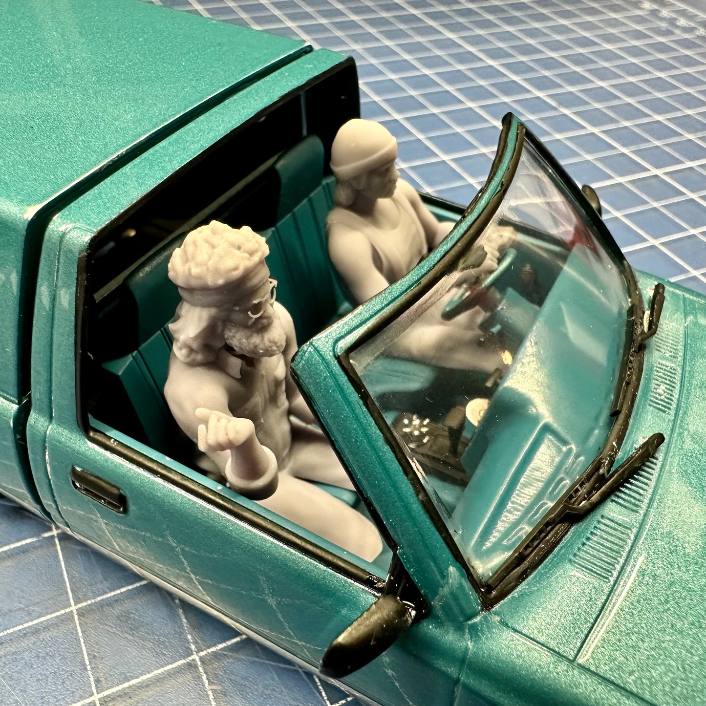 Sitting The Stoners Figure Set for Diorama 1/24 1/25