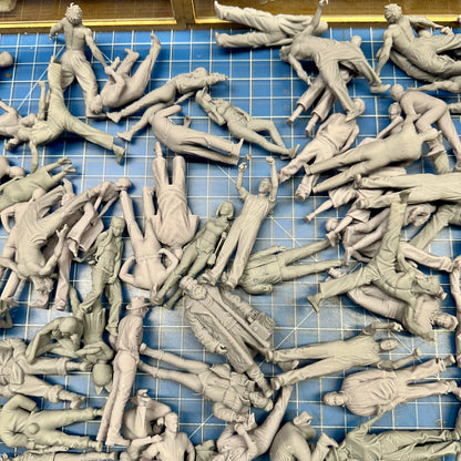Grab Bag of 5 Random Figures for Display and Diorama 1/24 1/25