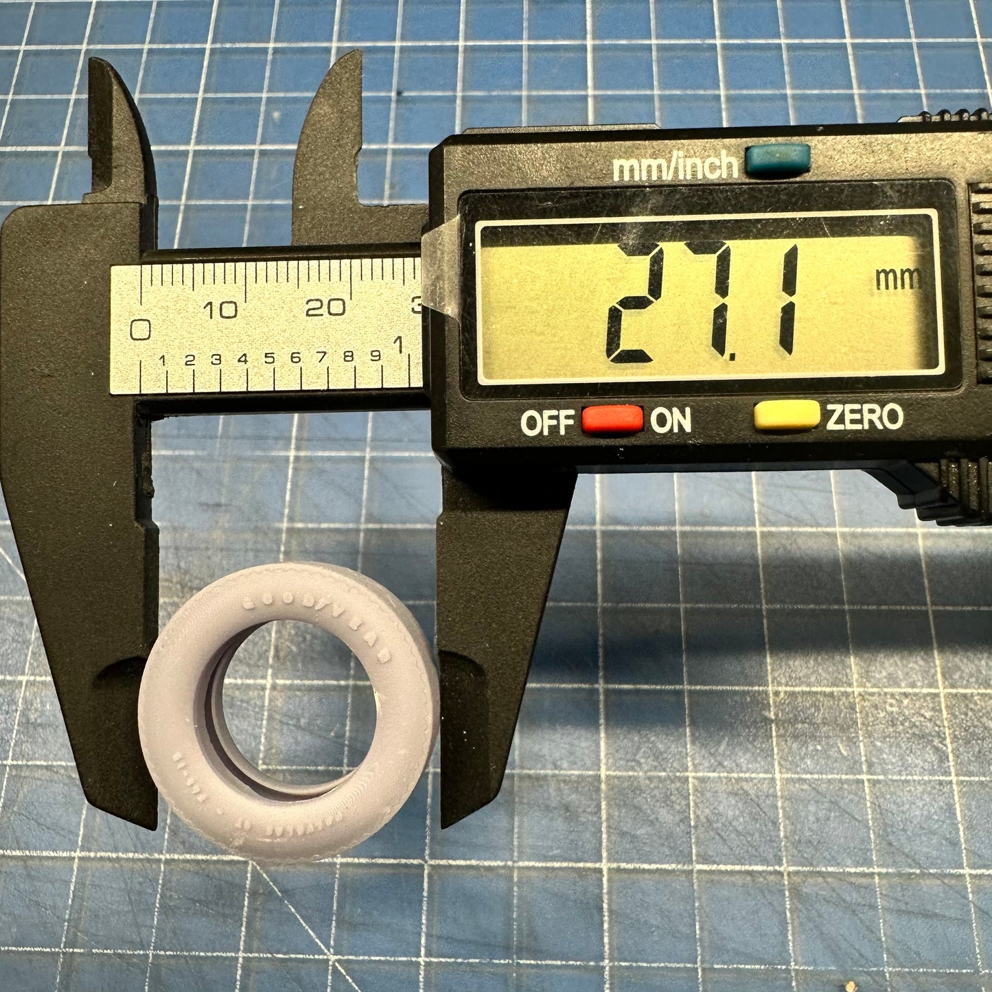 Goodyear Polyglas GT F60-15 Tires 1/25 1/24 (SOLD IN PAIRS)